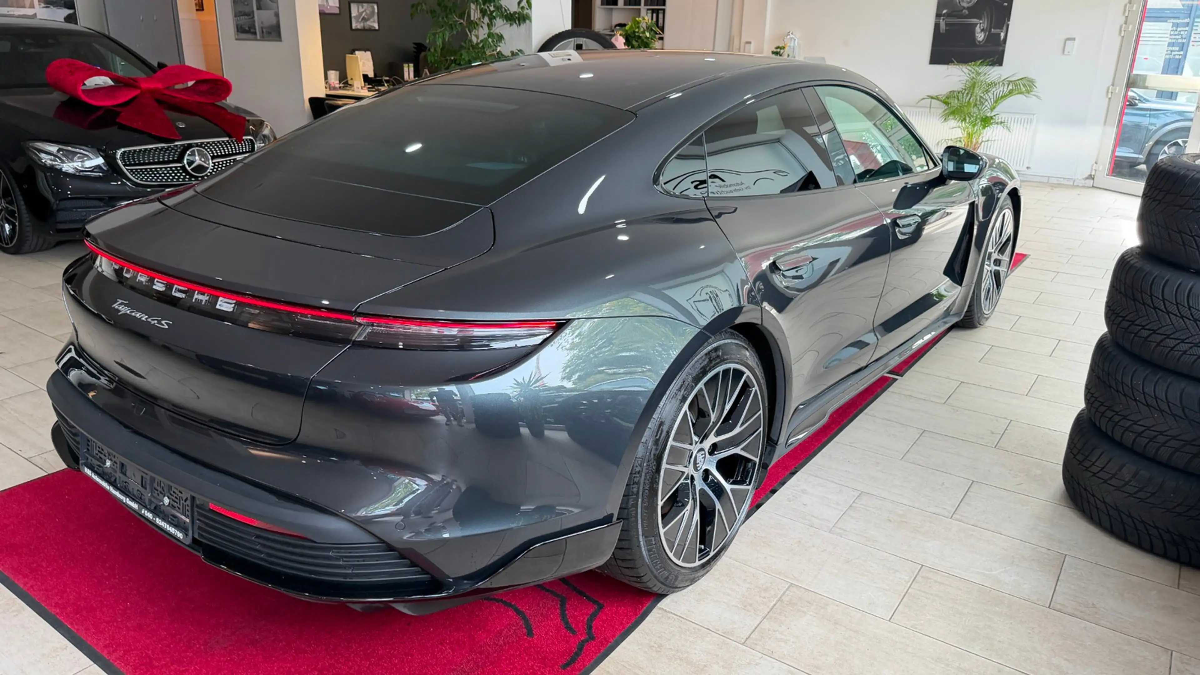 Porsche Taycan 4 S Approved — photo 8