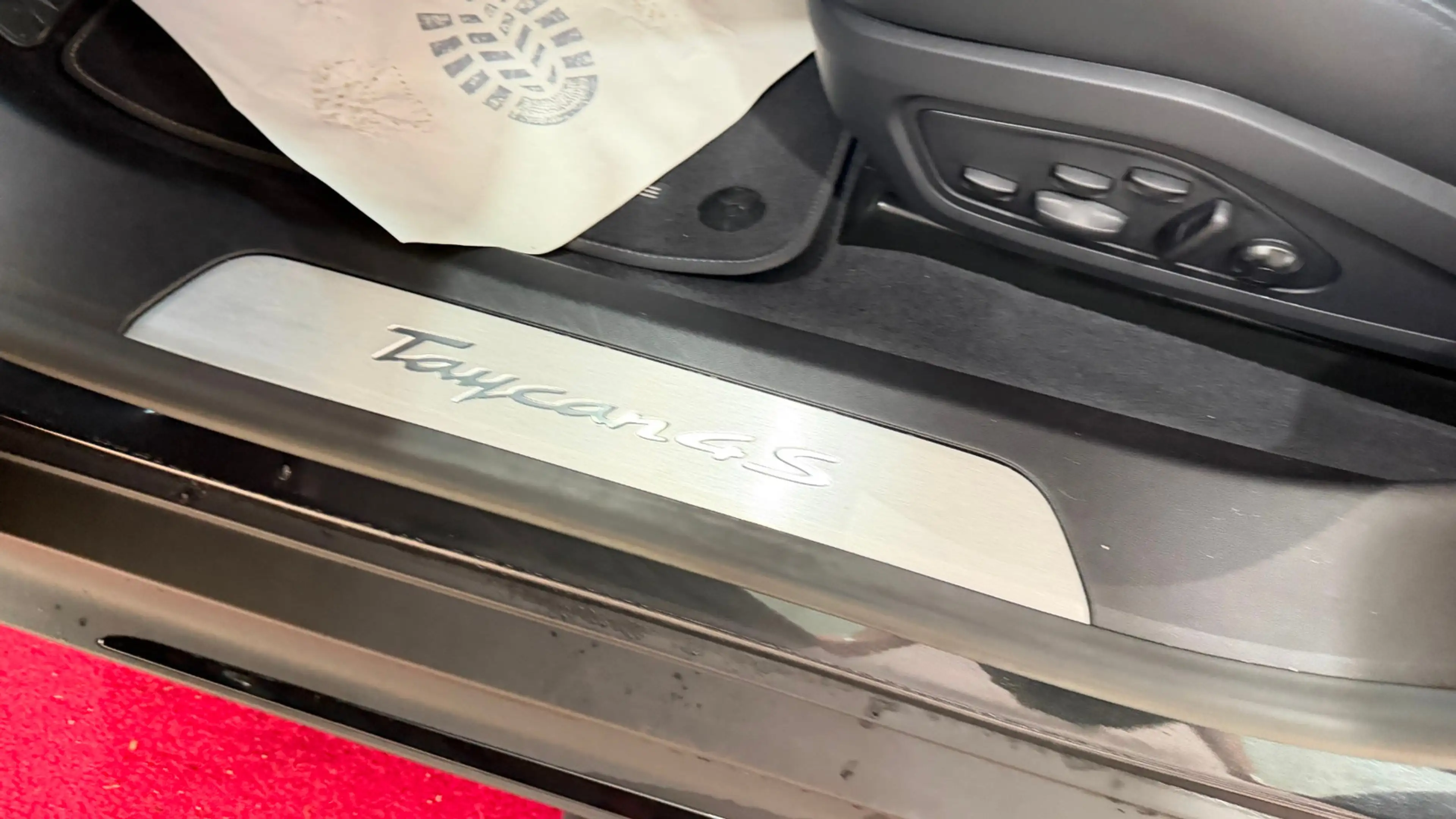 Porsche Taycan 4 S Approved — photo 14