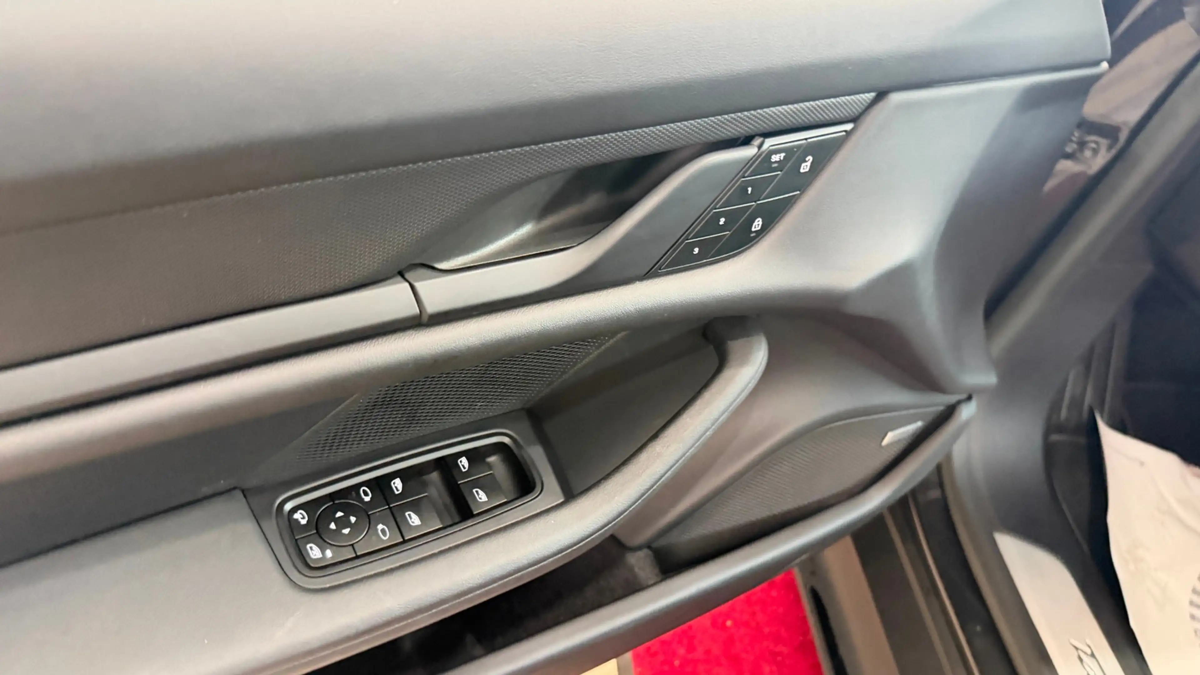 Porsche Taycan 4 S Approved — photo 13