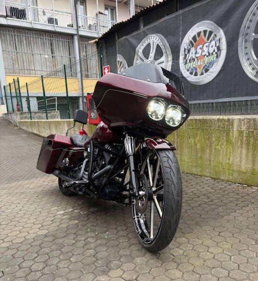Harley-Davidson Road Glide FLTRI