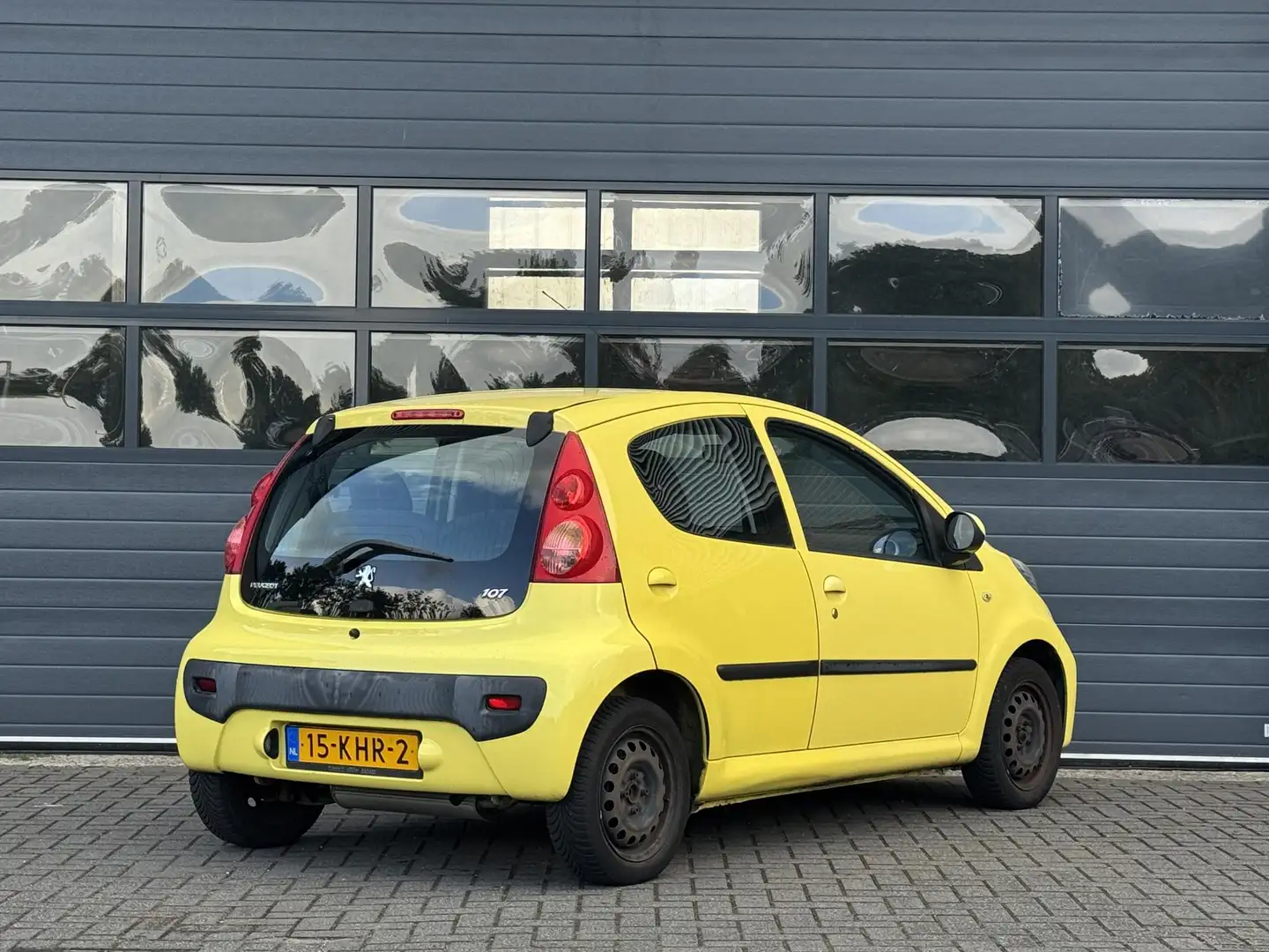 Peugeot 107 1.0 SUBLIME I MEENEEMPRIJS I APK TOT 14-01-2027 Gelb - 2
