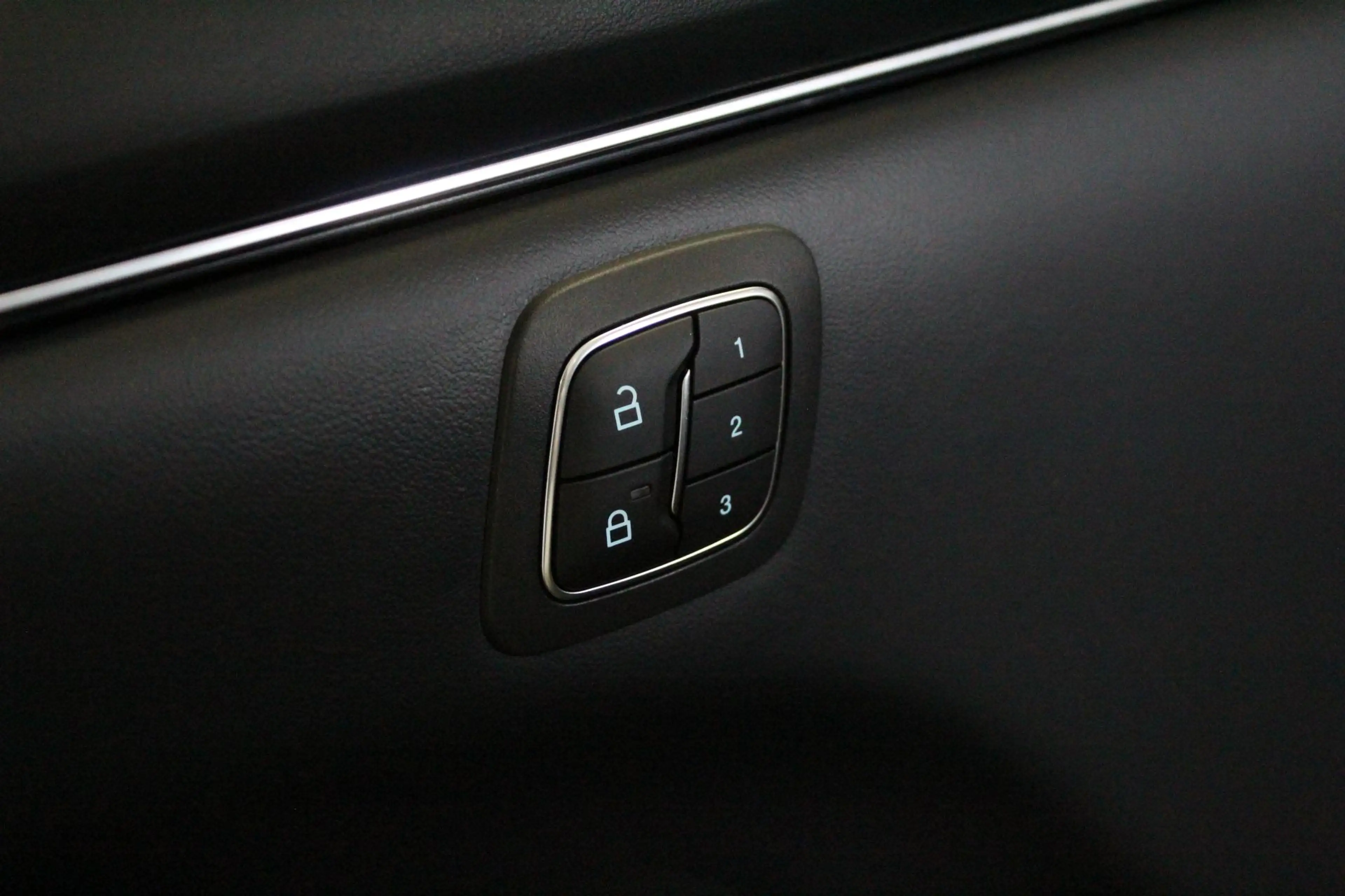 Ford Mustang Mach-E Extended RWD 98 kWh | CAMERA | DAB-RADIO | CLIMA | — photo 12