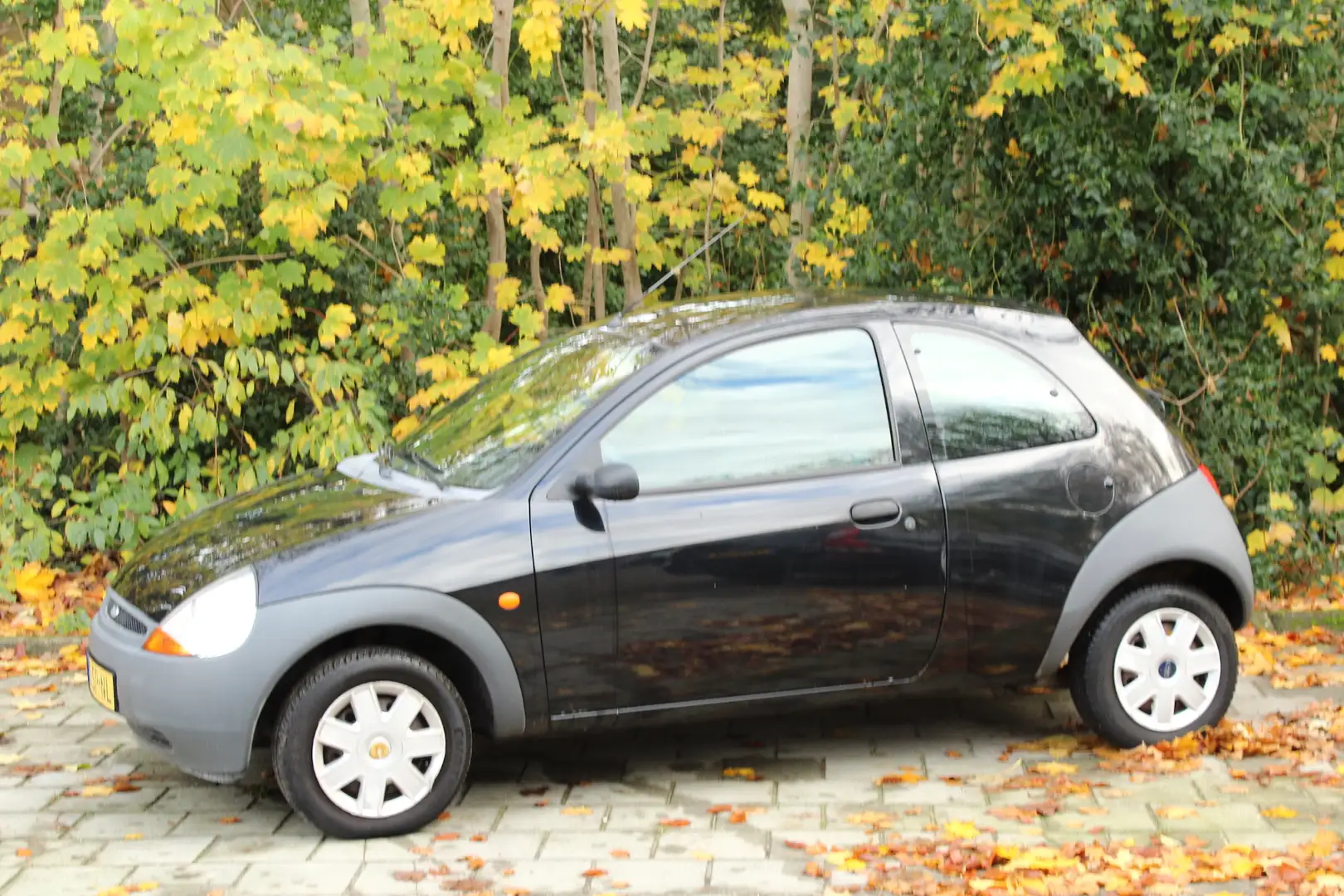 Ford Ka/Ka+ 1.3 Futura APK nieuw! Airco leuke auto nog! Negru - 1