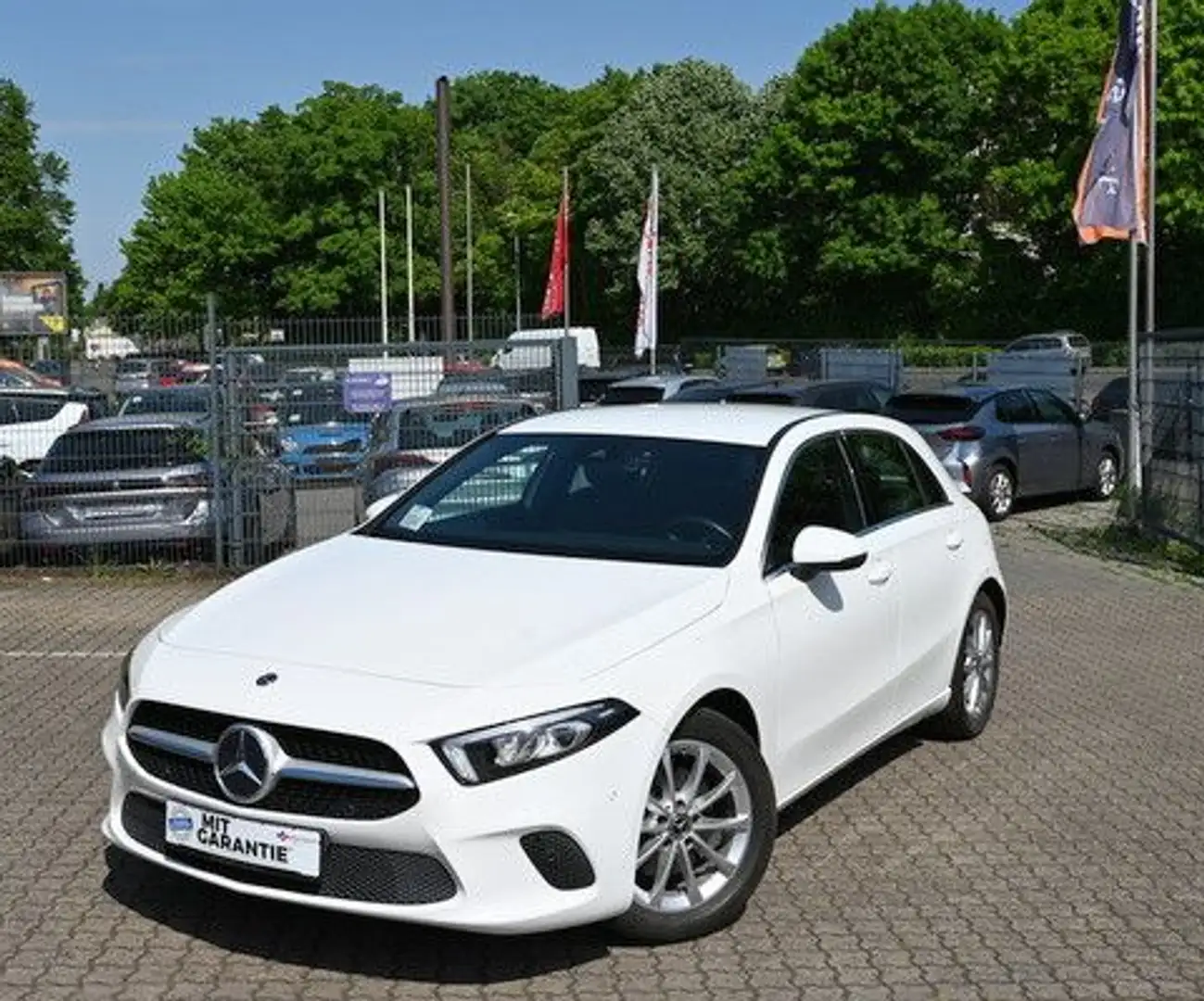 Mercedes-Benz A 200 A -Klasse A 200 Progressive Leder LED Klimaauto Bílá - 2