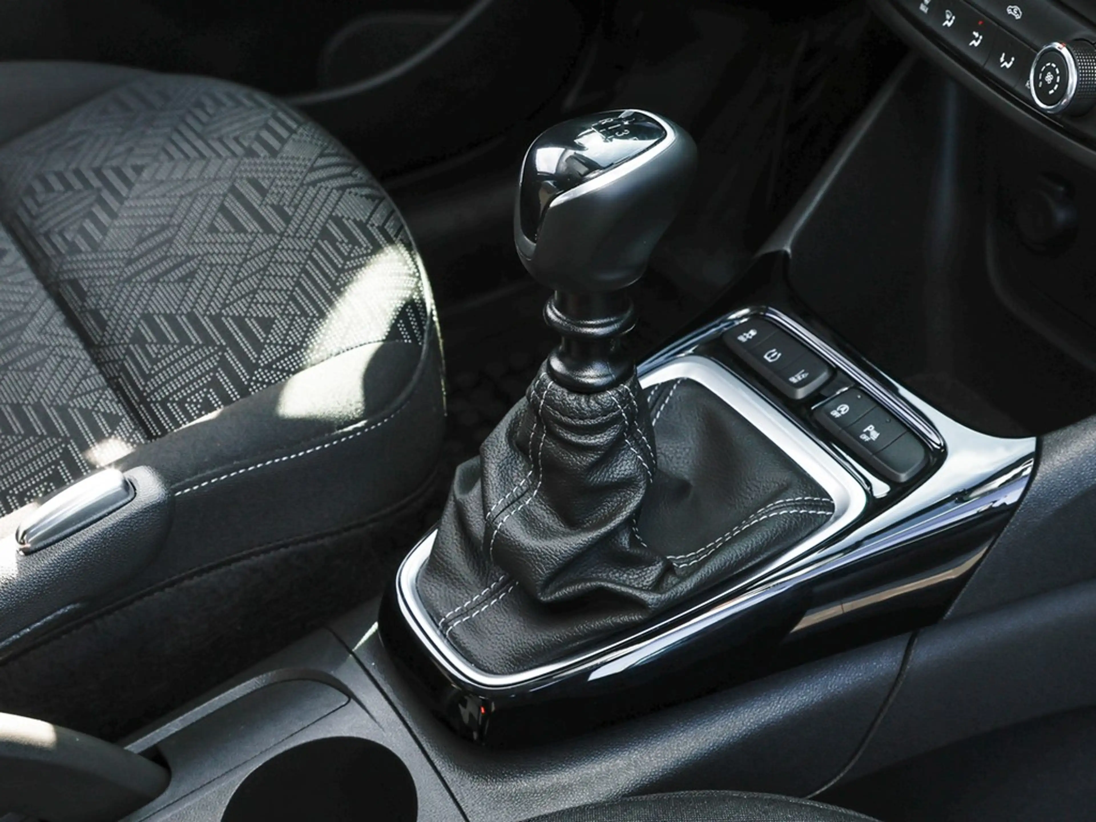 Opel Crossland X 1.2 Turbo Limited Edition Klima/SHZ — photo 9