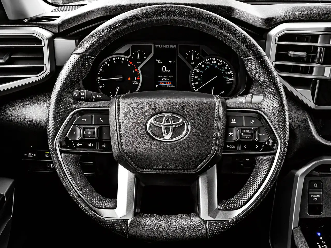 Toyota Tundra снимка Toyota Tundra