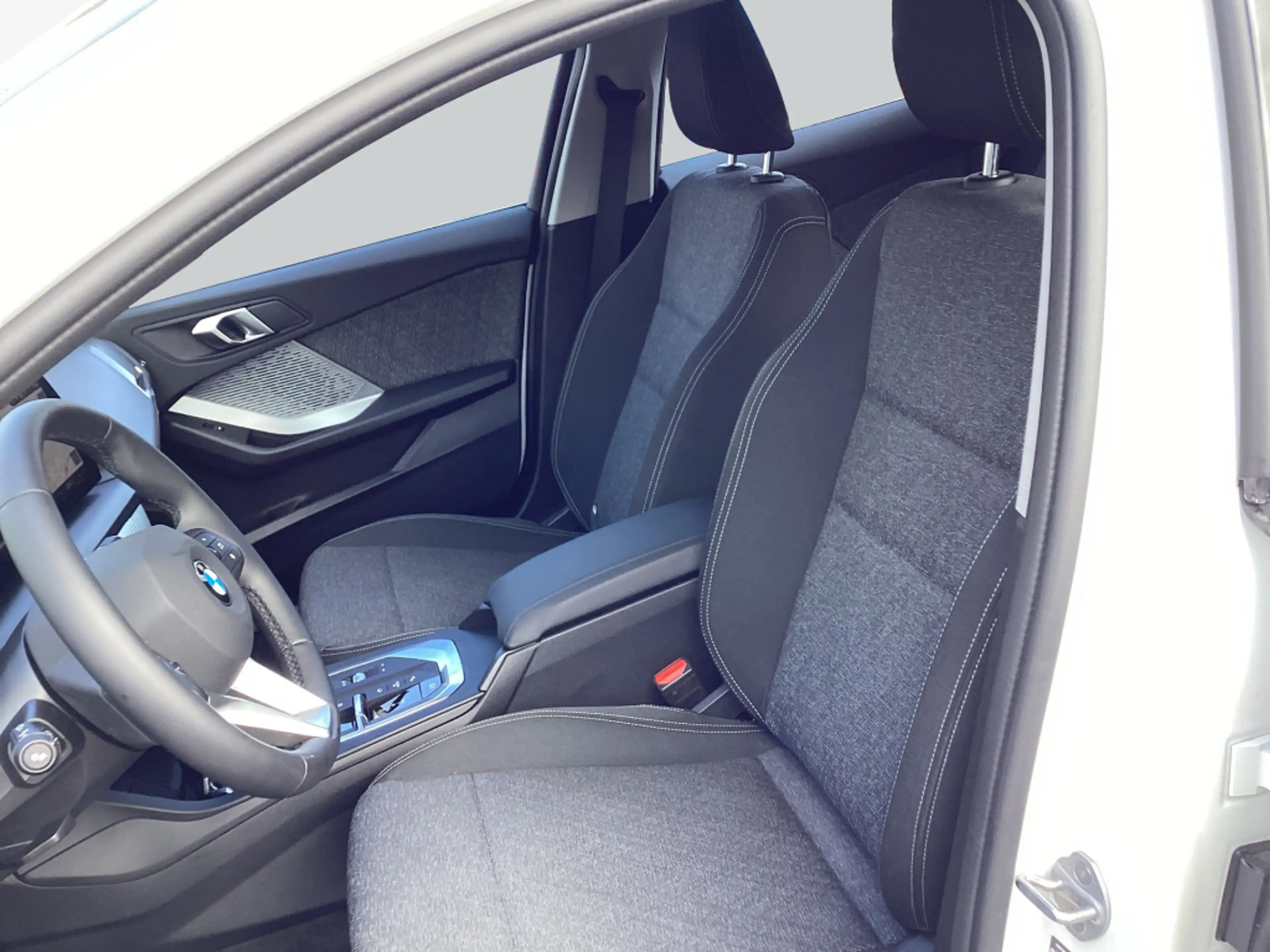 BMW 120 d Aut. — photo 12