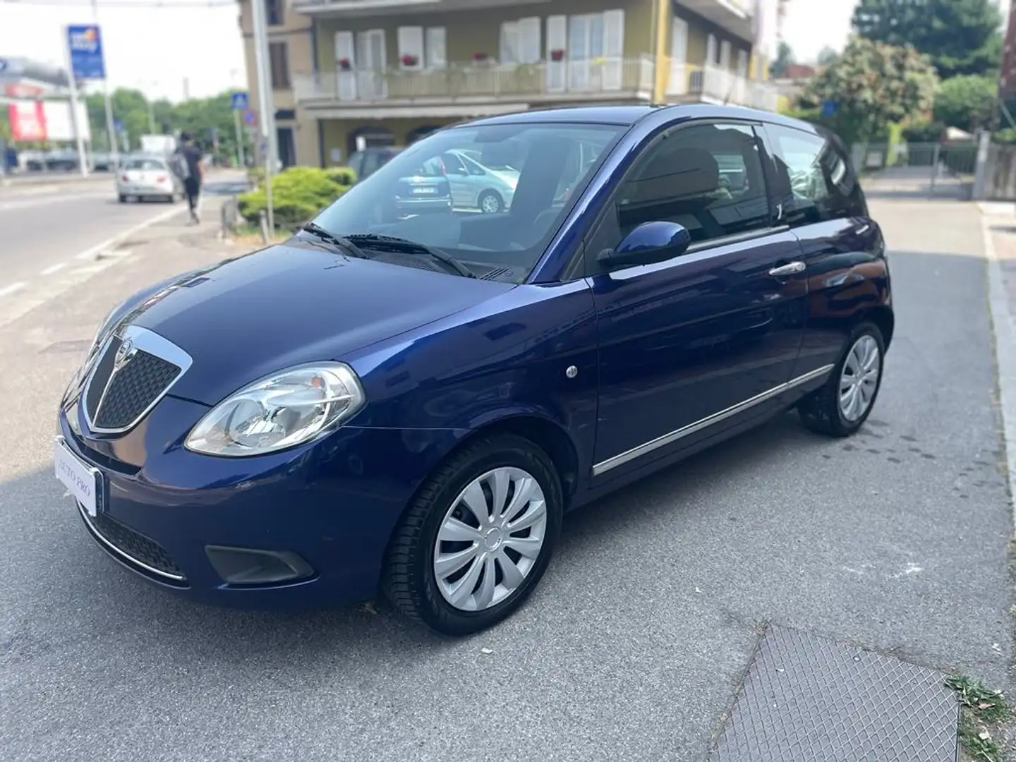 Lancia Ypsilon 1.2 8v UNICO PROPRIETARIO, NEOPATENTATI OK Blu/Azzurro - 2