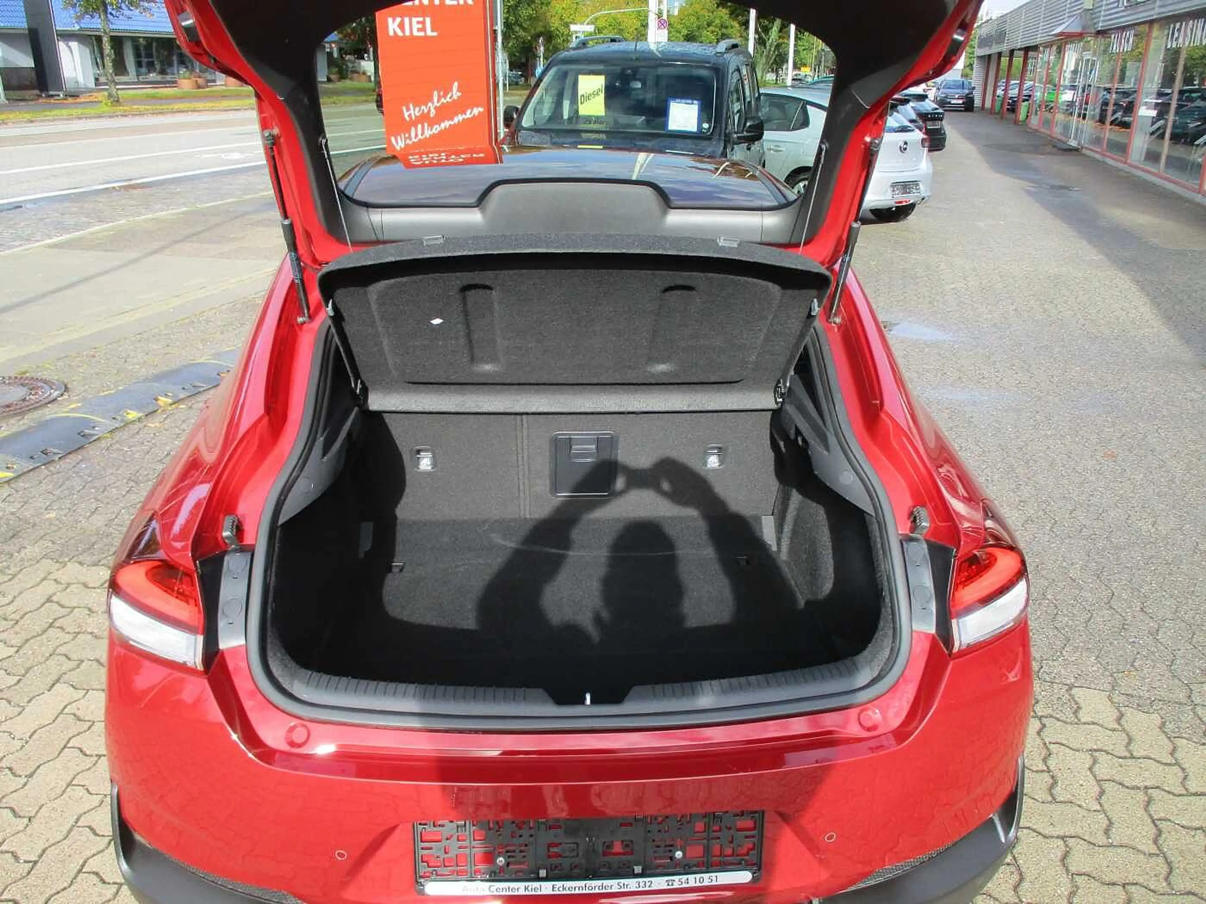 Hyundai i30 Fastback 1.5 T-GDI 48V-Hybrid N-Line — photo 13