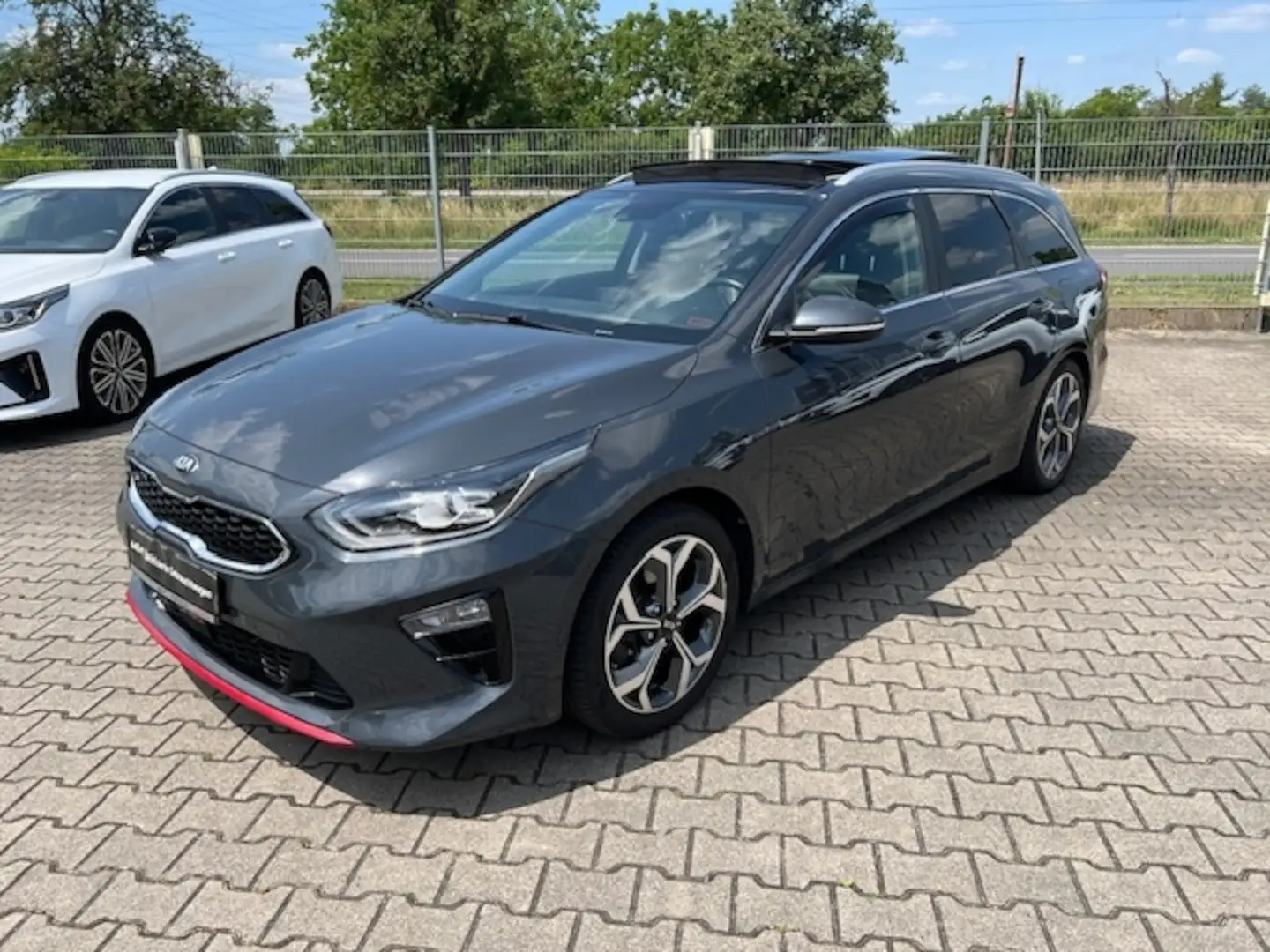 Kia Ceed SW / cee'd SW cee´d Sportswagon 1.4 T|DCT7|Platinum Edition|GD Grau - 2