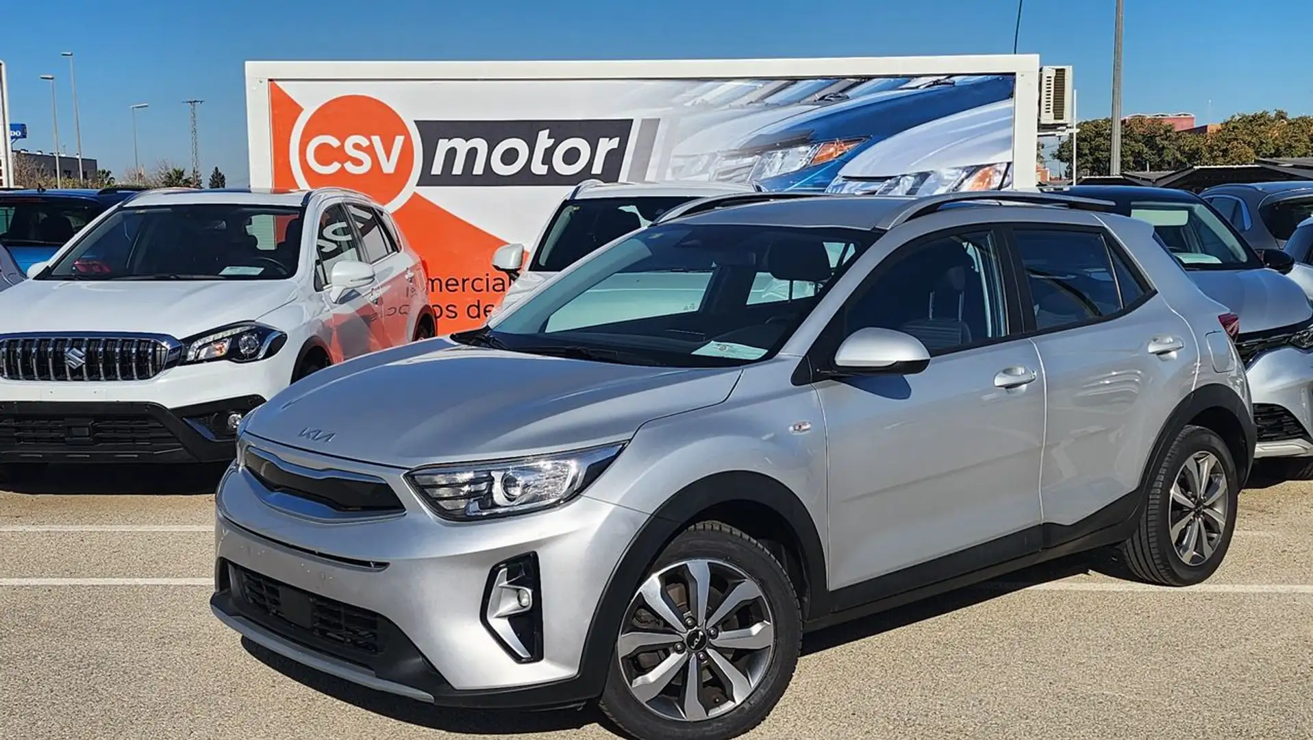Kia Stonic 1.0 T-GDi MHEV iMT Drive Plus 100 Plateado - 1