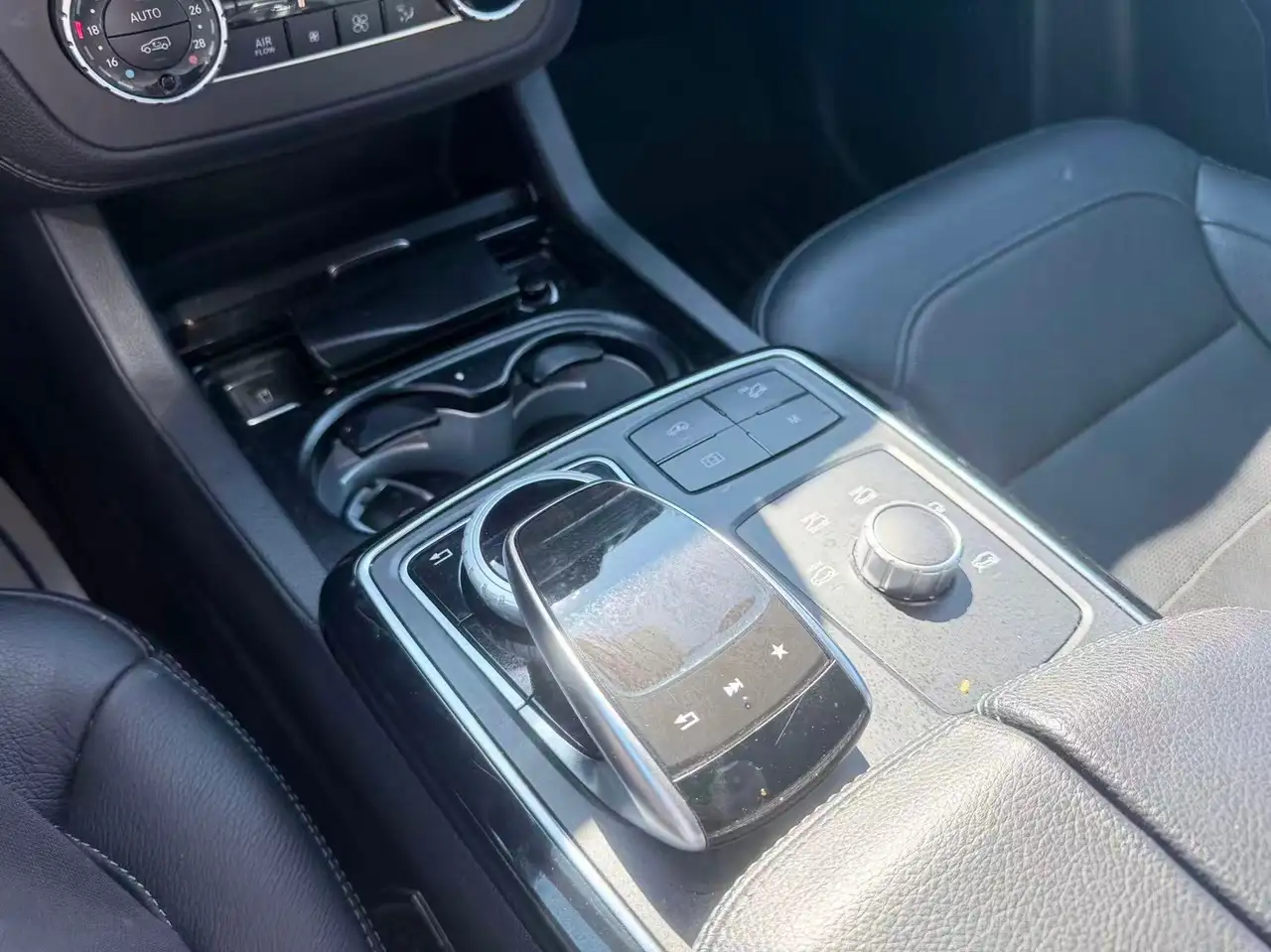Mercedes-Benz GLS снимка Mercedes-Benz GLS