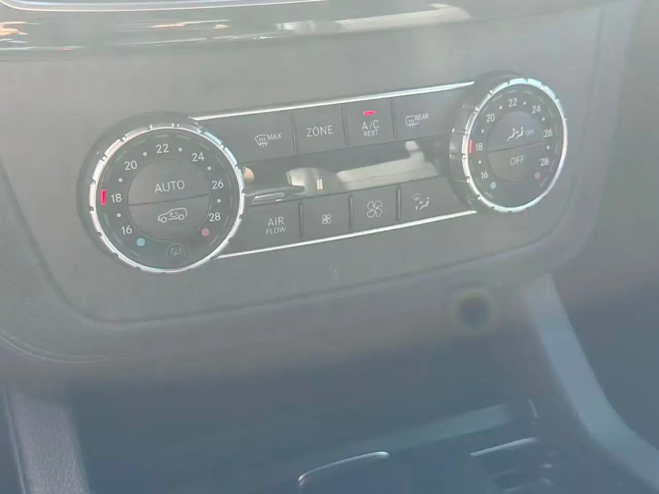 Mercedes-Benz GLS снимка Mercedes-Benz GLS
