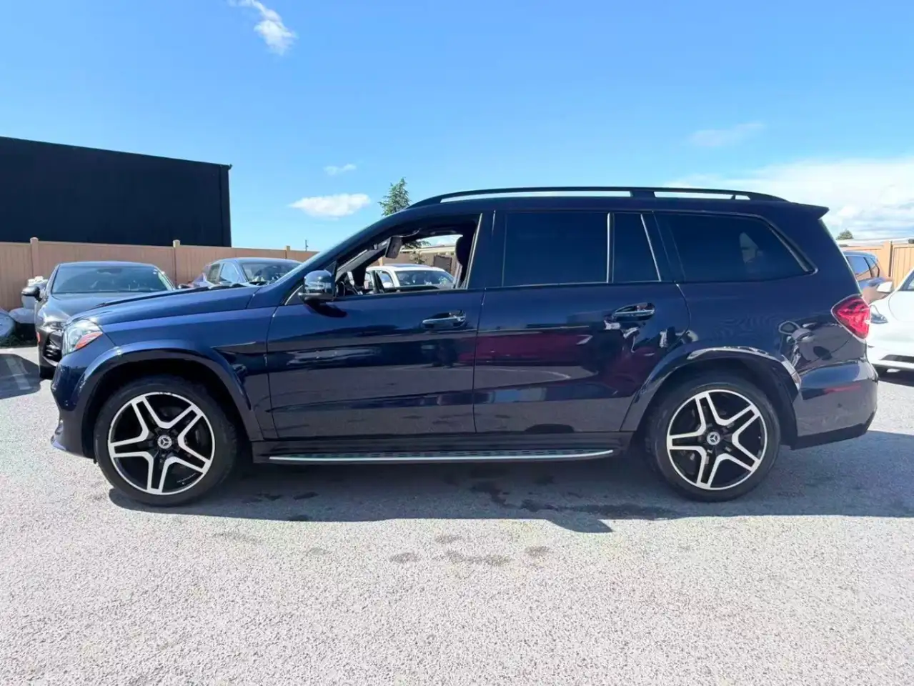 Mercedes-Benz GLS снимка Mercedes-Benz GLS