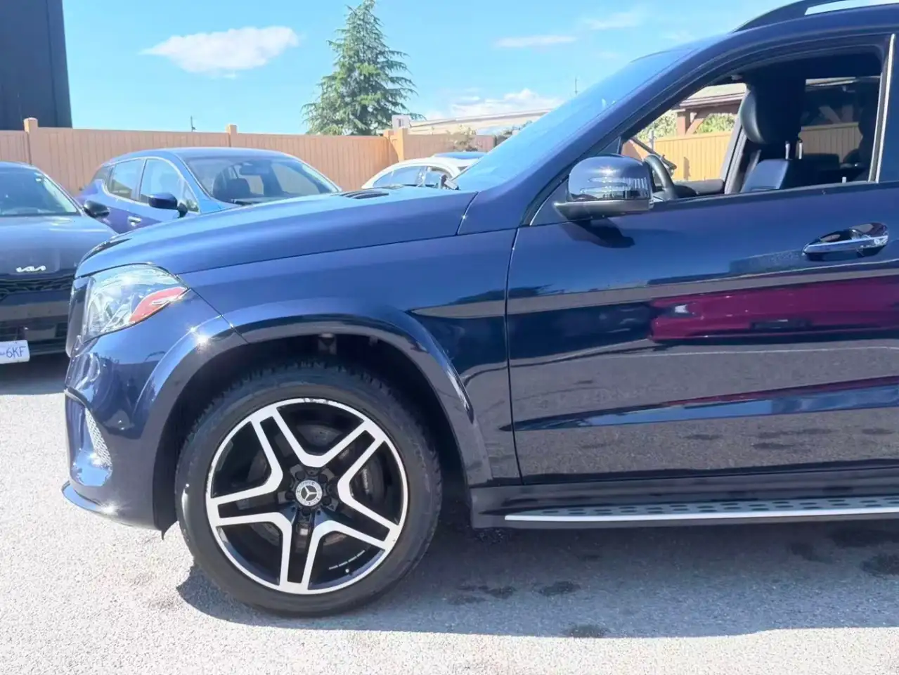 Mercedes-Benz GLS снимка Mercedes-Benz GLS