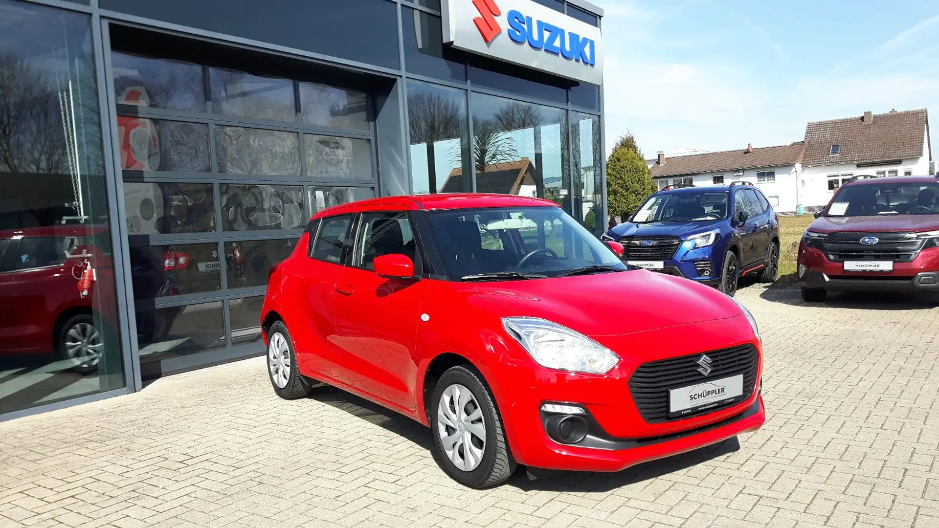 Suzuki Swift 1,2 Club Hybrid Rojo - 2