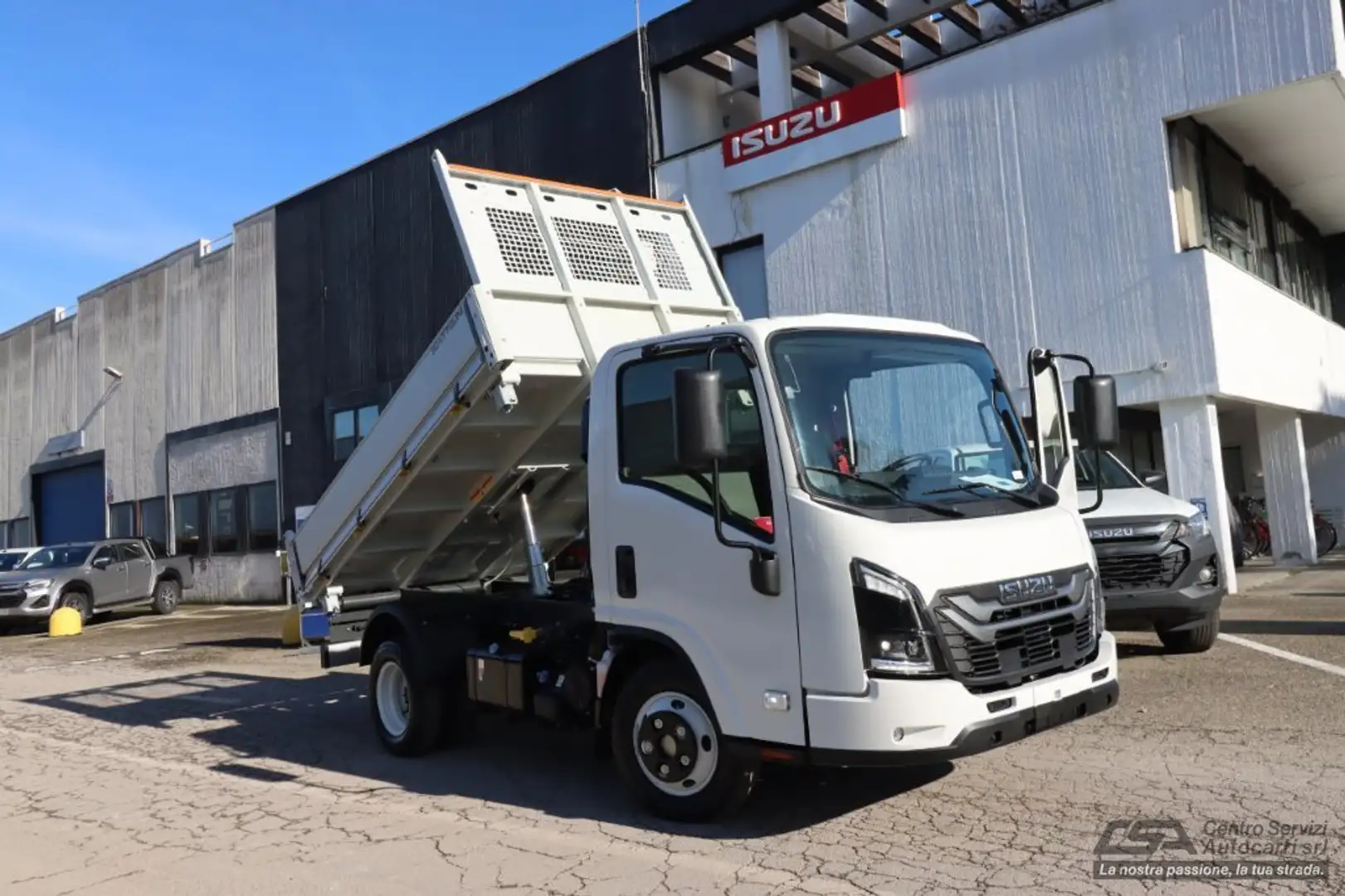 Isuzu NKR M27 Generation 2 Weiß - 1