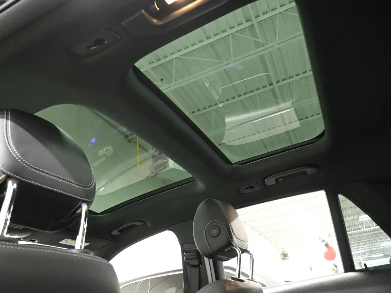 Mercedes-Benz GLC снимка Mercedes-Benz GLC