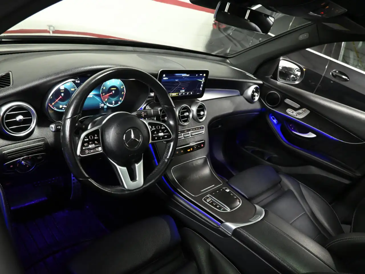 Mercedes-Benz GLC снимка Mercedes-Benz GLC