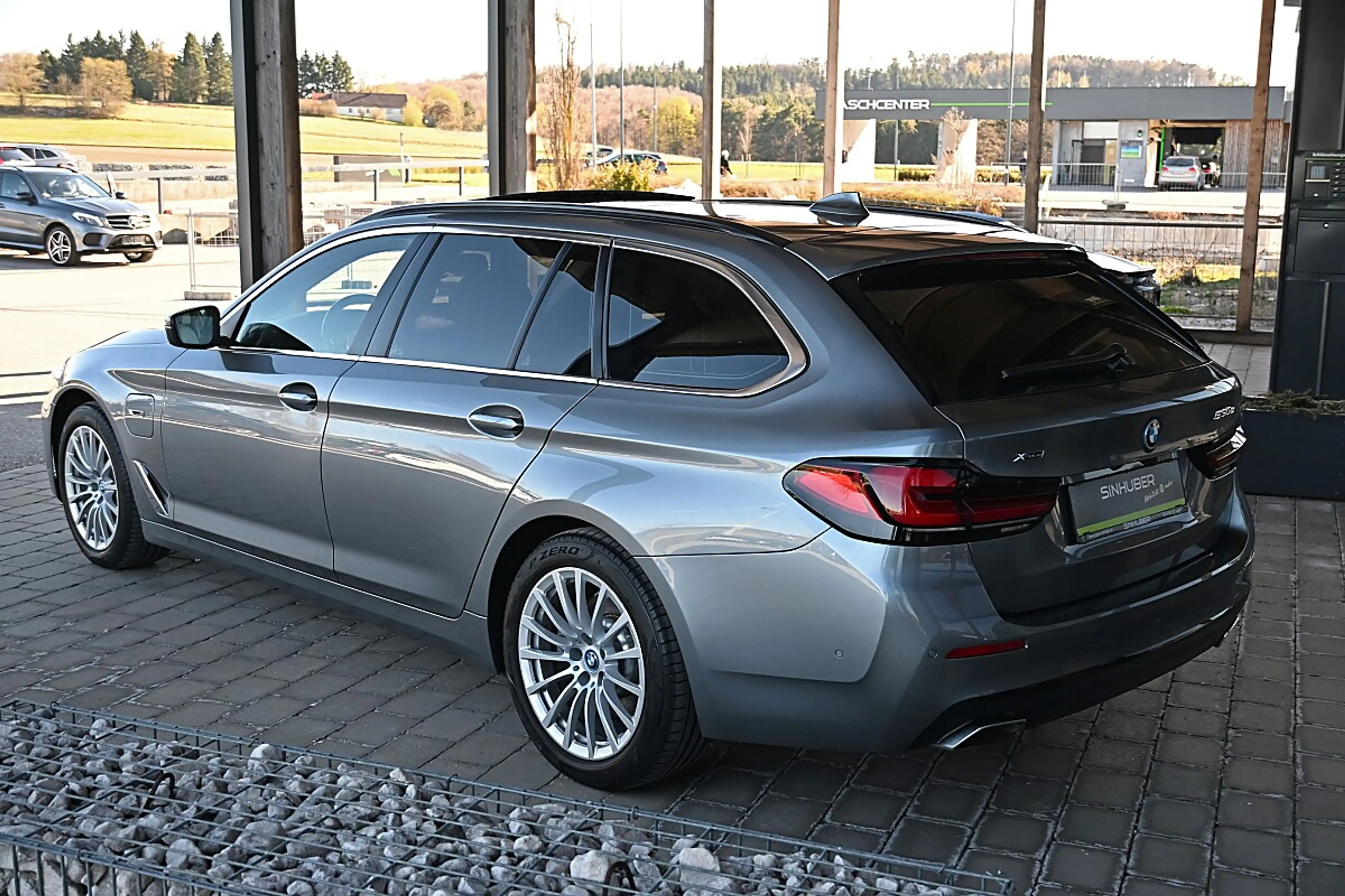 BMW 530 e xDrive Touring Aut. NP €88k ACC, AHK elektr.,... — photo 3