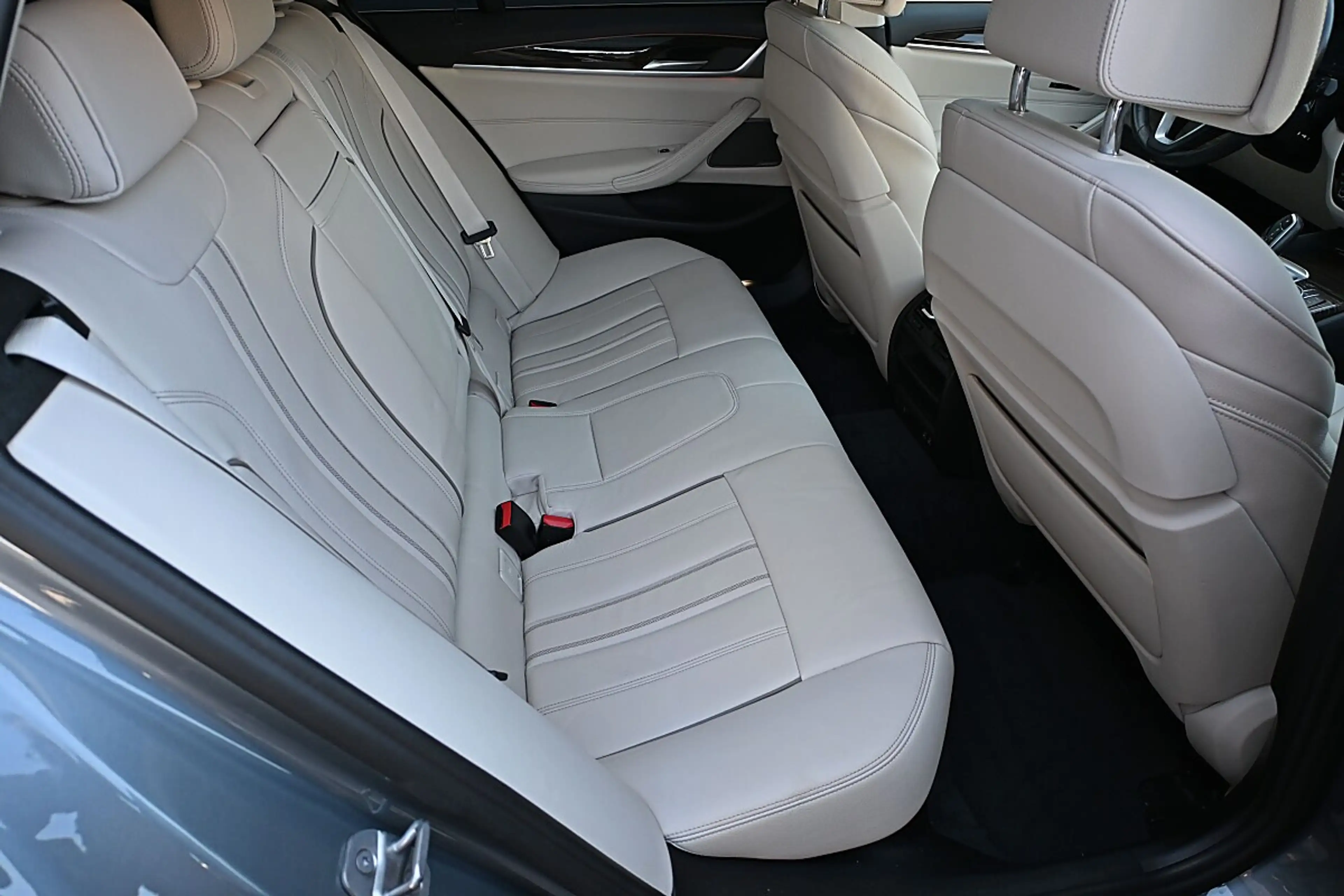 BMW 530 e xDrive Touring Aut. NP €88k ACC, AHK elektr.,... — photo 12