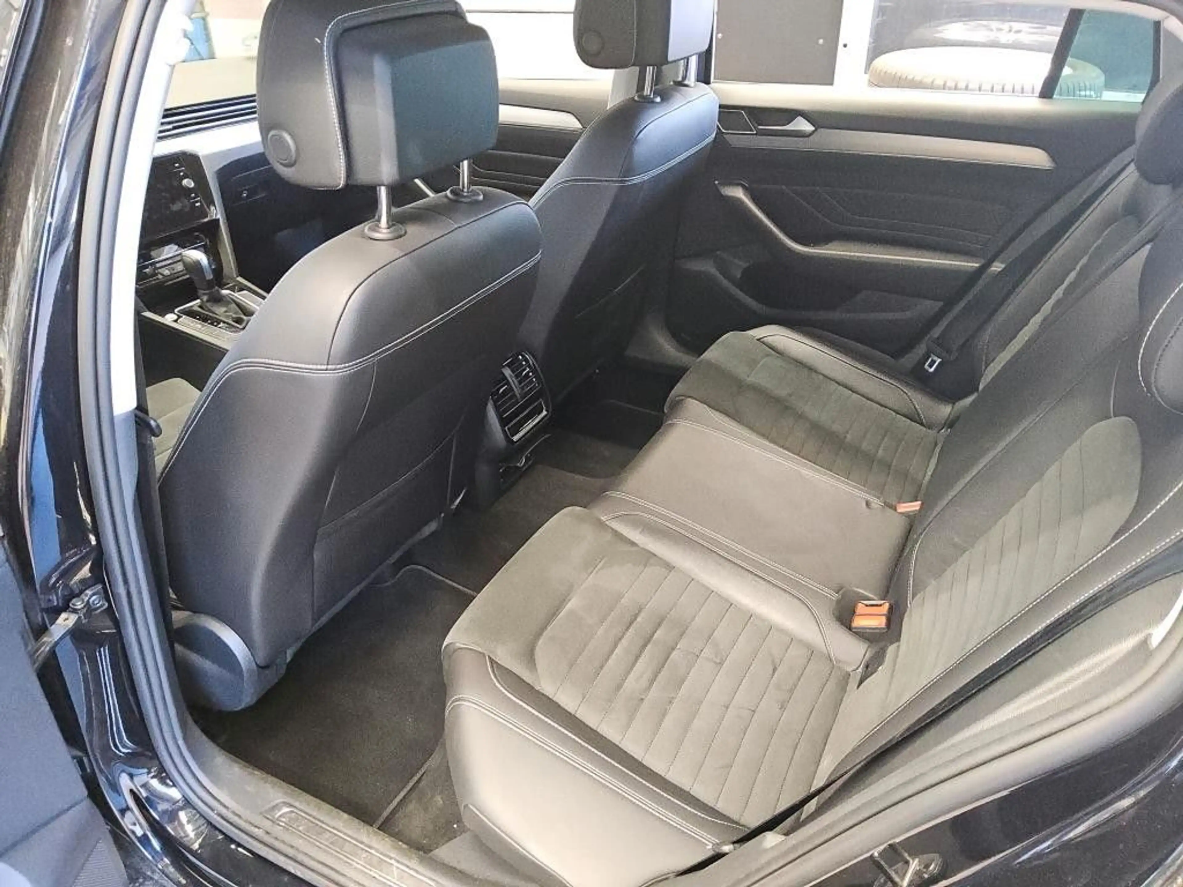 Volkswagen Passat Variant Elegance 2.0 TDI IQLIGHT*AHK*ACC — photo 5