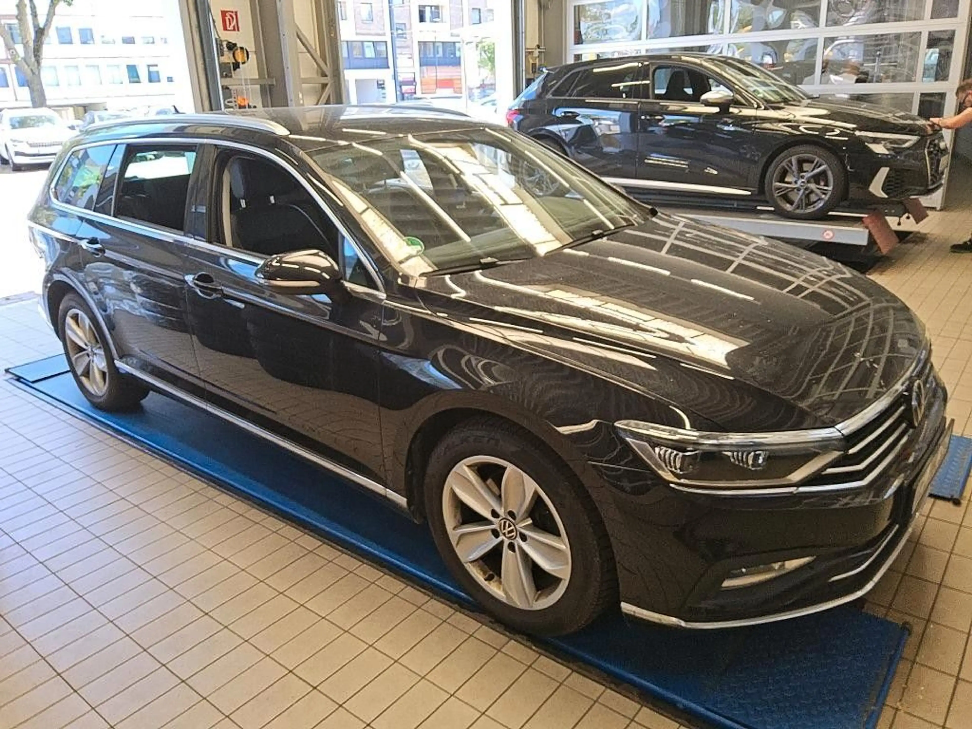 Volkswagen Passat Variant Elegance 2.0 TDI IQLIGHT*AHK*ACC — photo 4