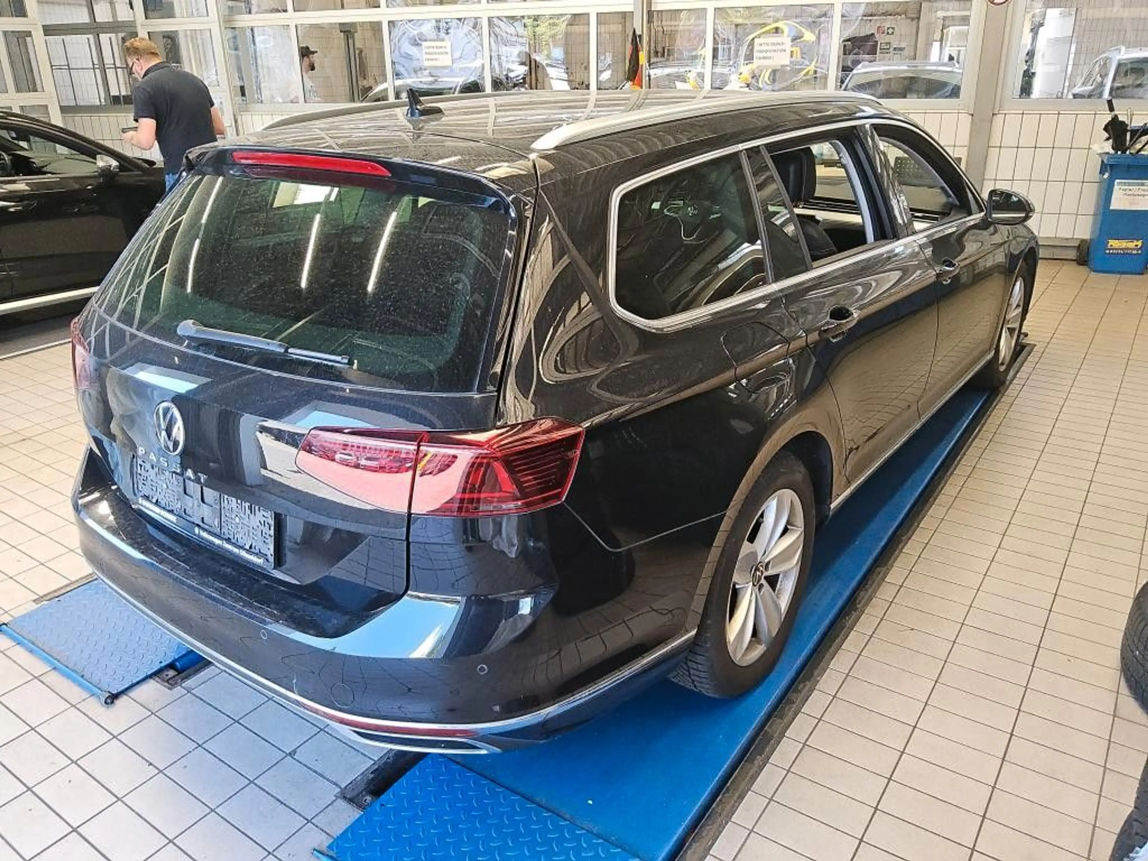 Volkswagen Passat Variant Elegance 2.0 TDI IQLIGHT*AHK*ACC — photo 2