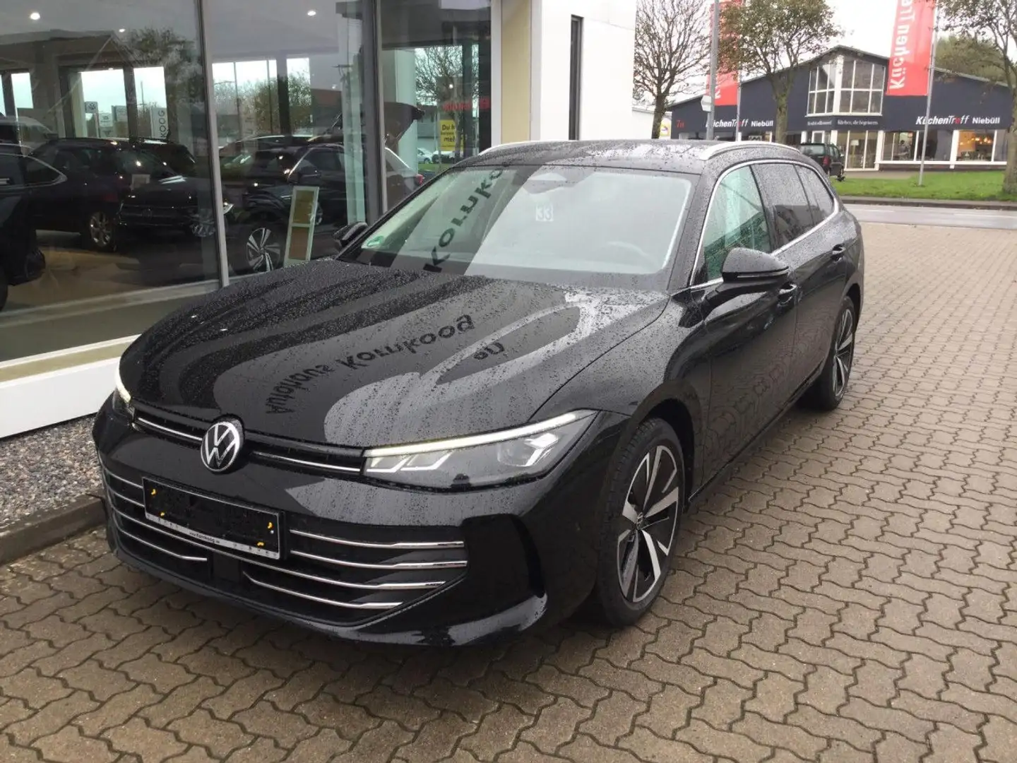 Volkswagen Passat Variant 1.5 eTSI DSG Business LED NAVI ACC Schwarz - 2