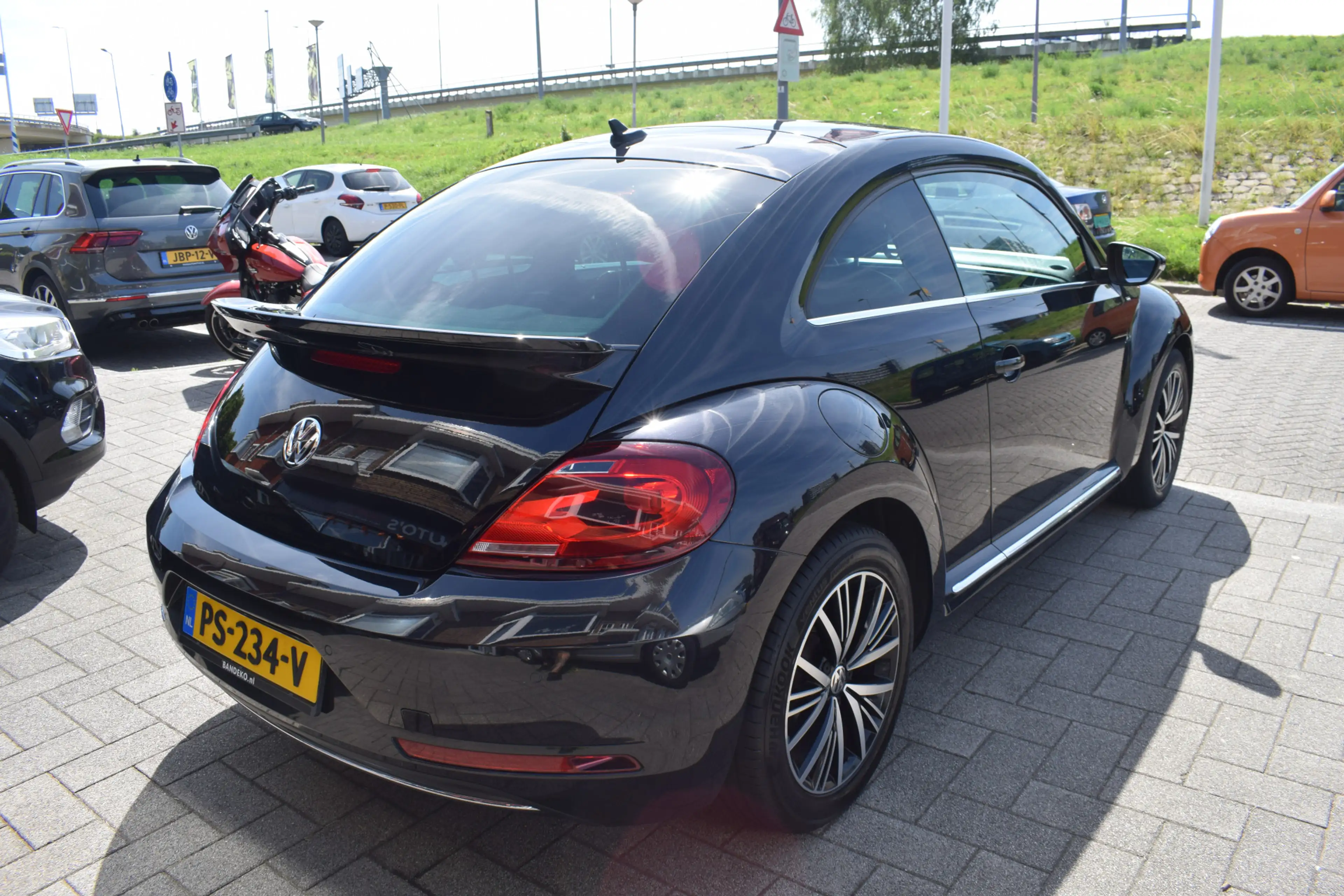 Volkswagen Beetle 1.2 TSI Exclusive Series Apple Carplay Camera PDC — photo 8