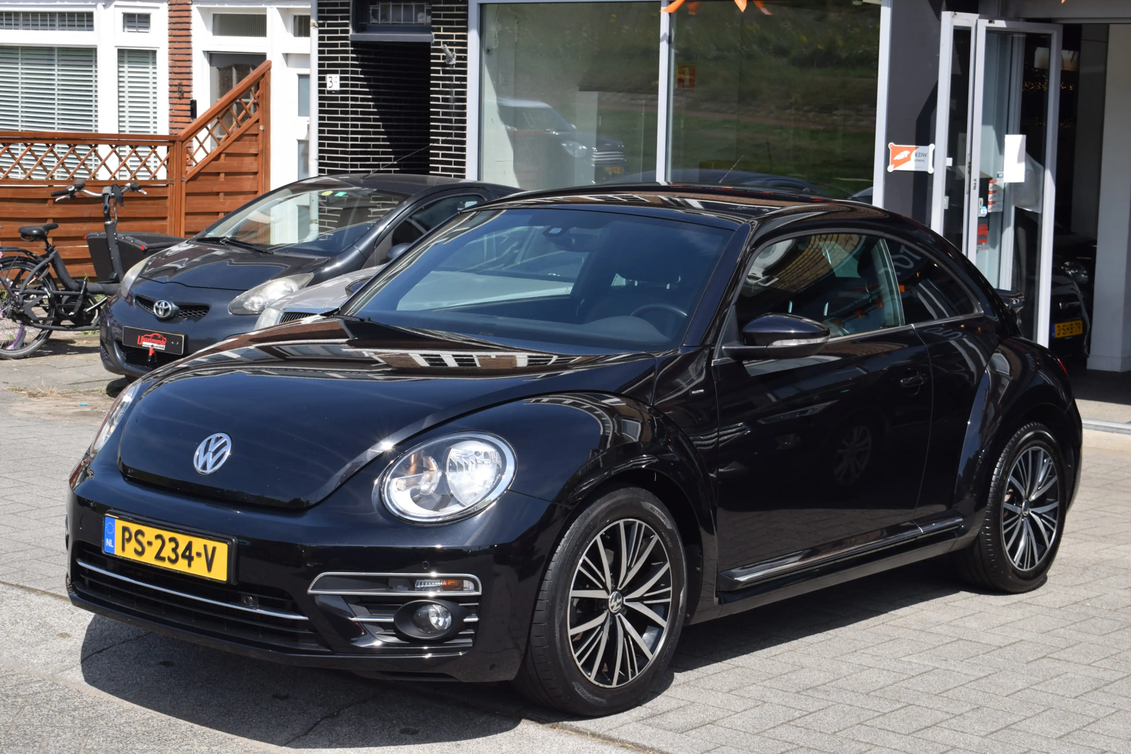 Volkswagen Beetle 1.2 TSI Exclusive Series Apple Carplay Camera PDC — photo 2