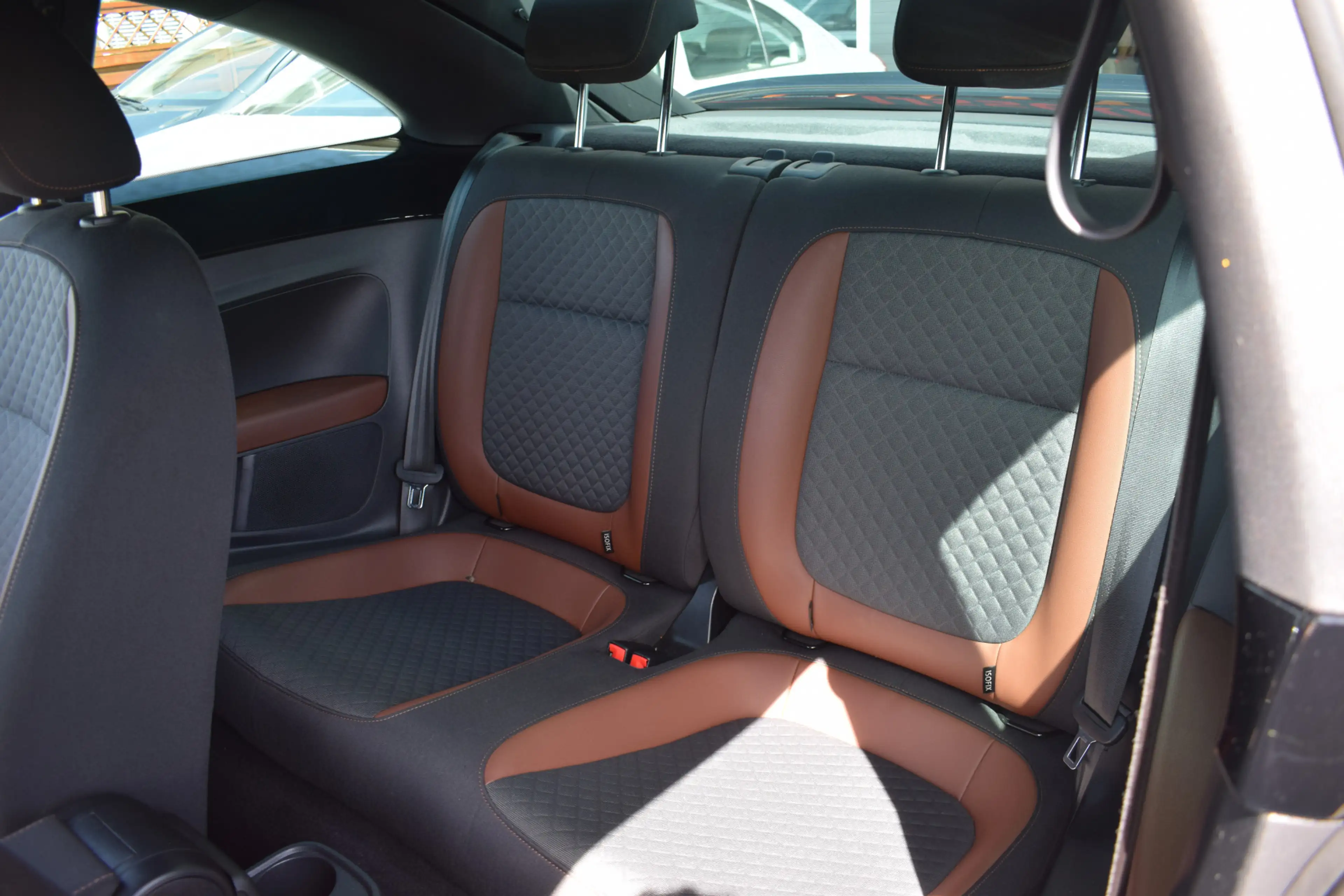 Volkswagen Beetle 1.2 TSI Exclusive Series Apple Carplay Camera PDC — photo 14