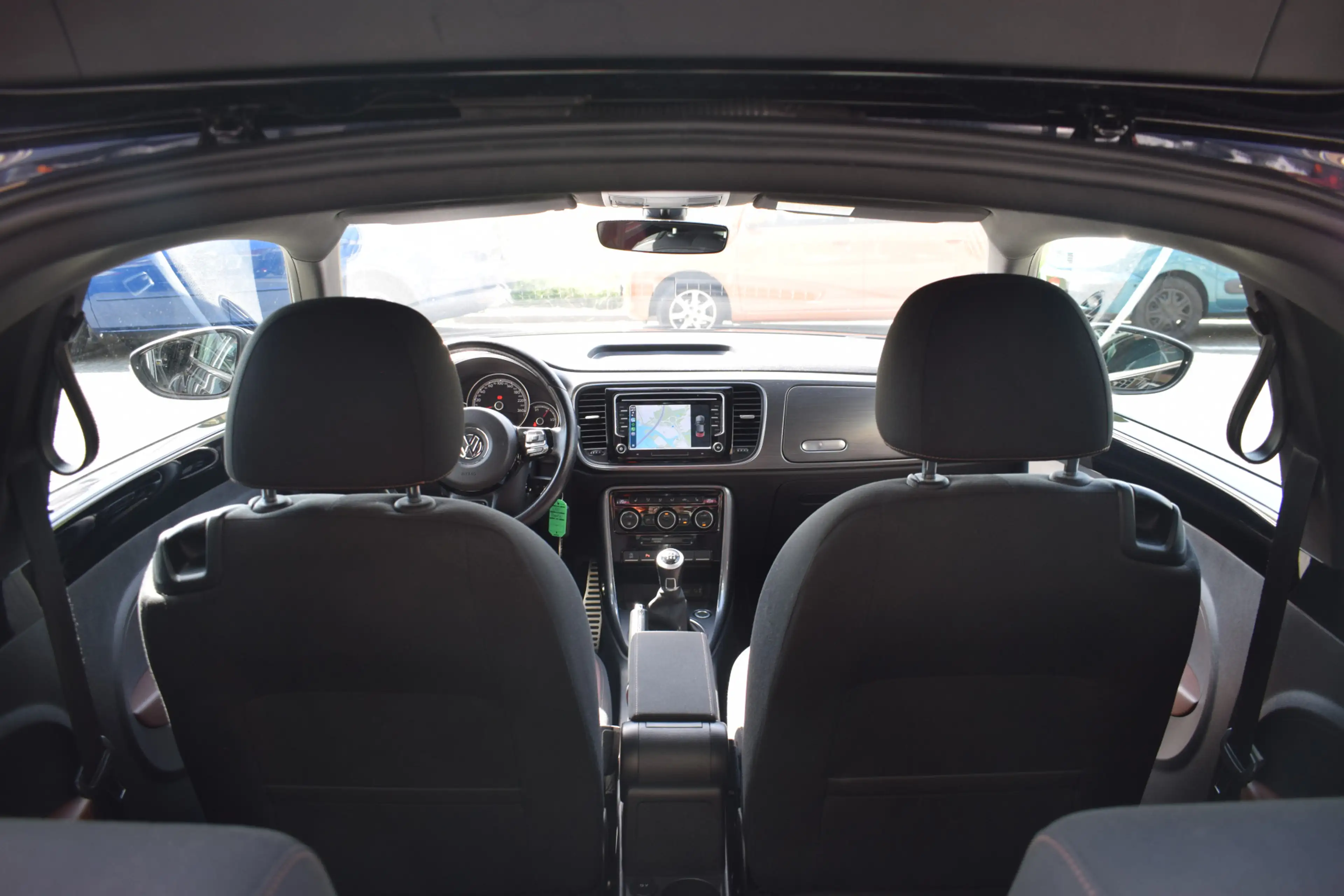 Volkswagen Beetle 1.2 TSI Exclusive Series Apple Carplay Camera PDC — photo 15