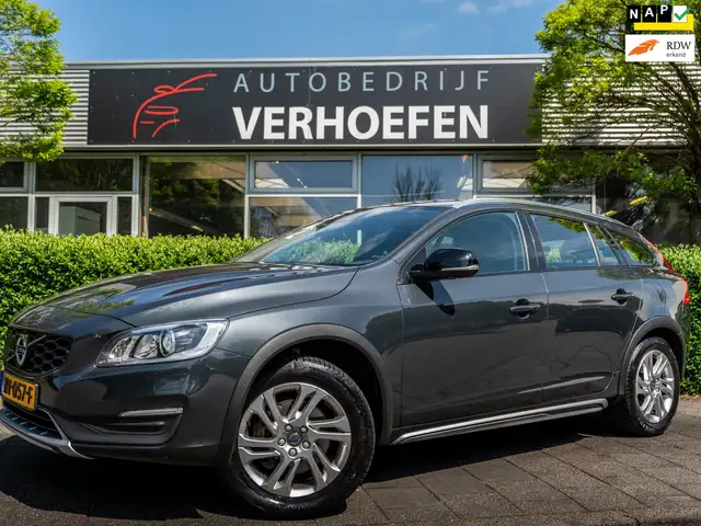 Volvo V60 Cross Country 2.0 T5 AWD Nordic+ - AUTOMAAT - LEDER - XENON - PA