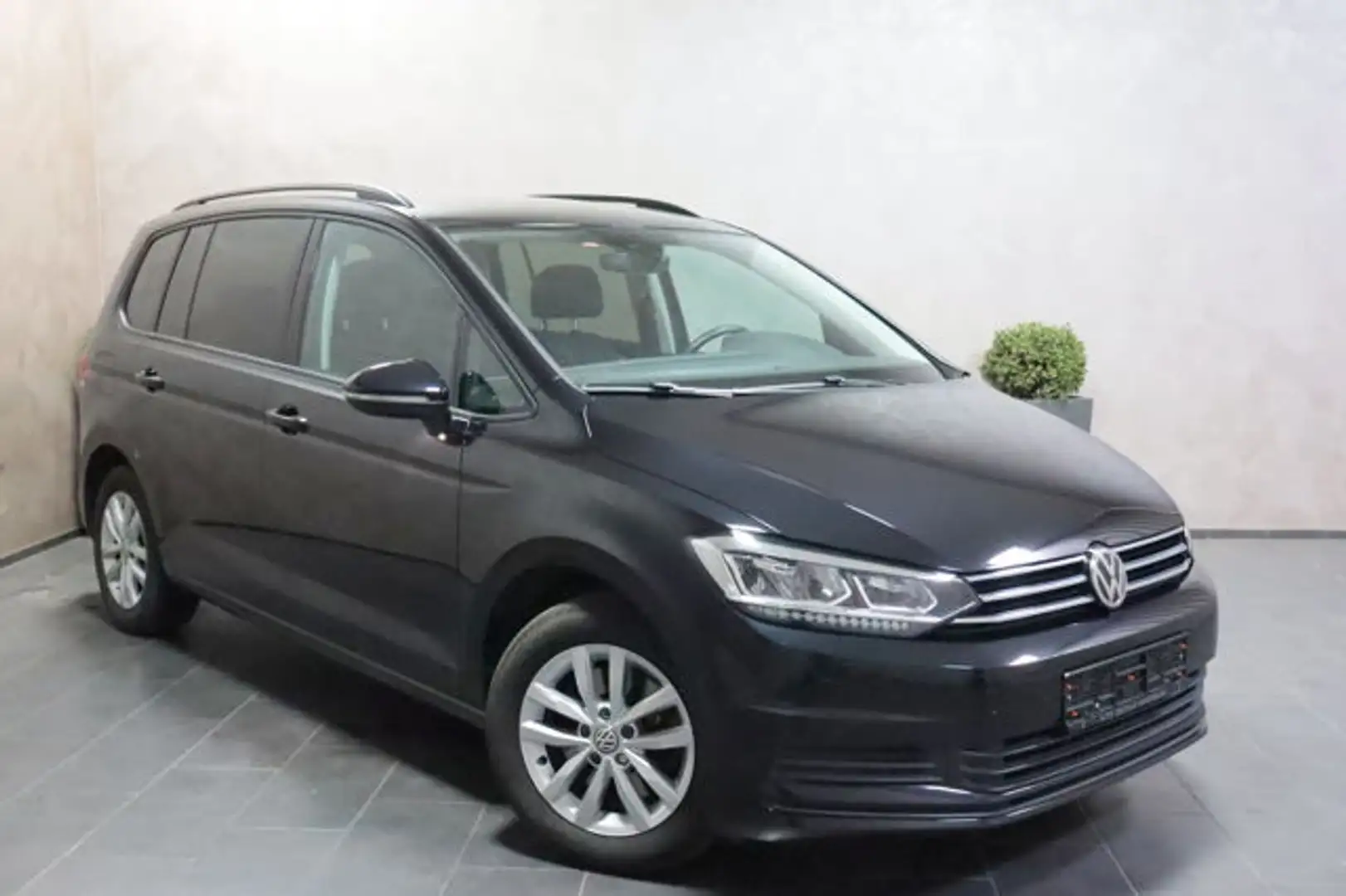 Volkswagen Touran Comfortline BMT 7-Sitzer LED ACC NAVI PDC Schwarz - 2
