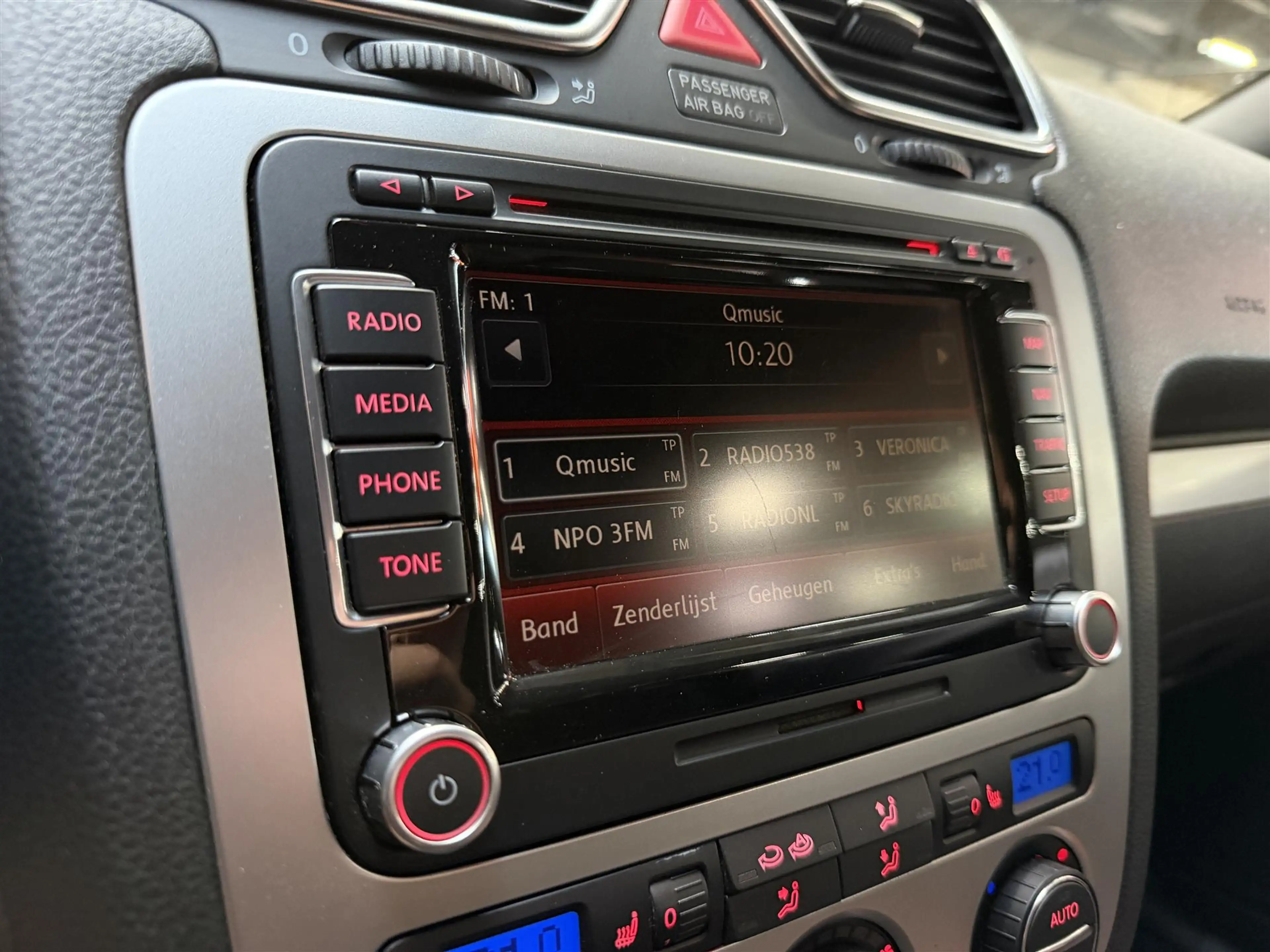 Volkswagen Scirocco 2.0 TSI Cruise | Control | Clima | NAVI | Maxton — photo 17