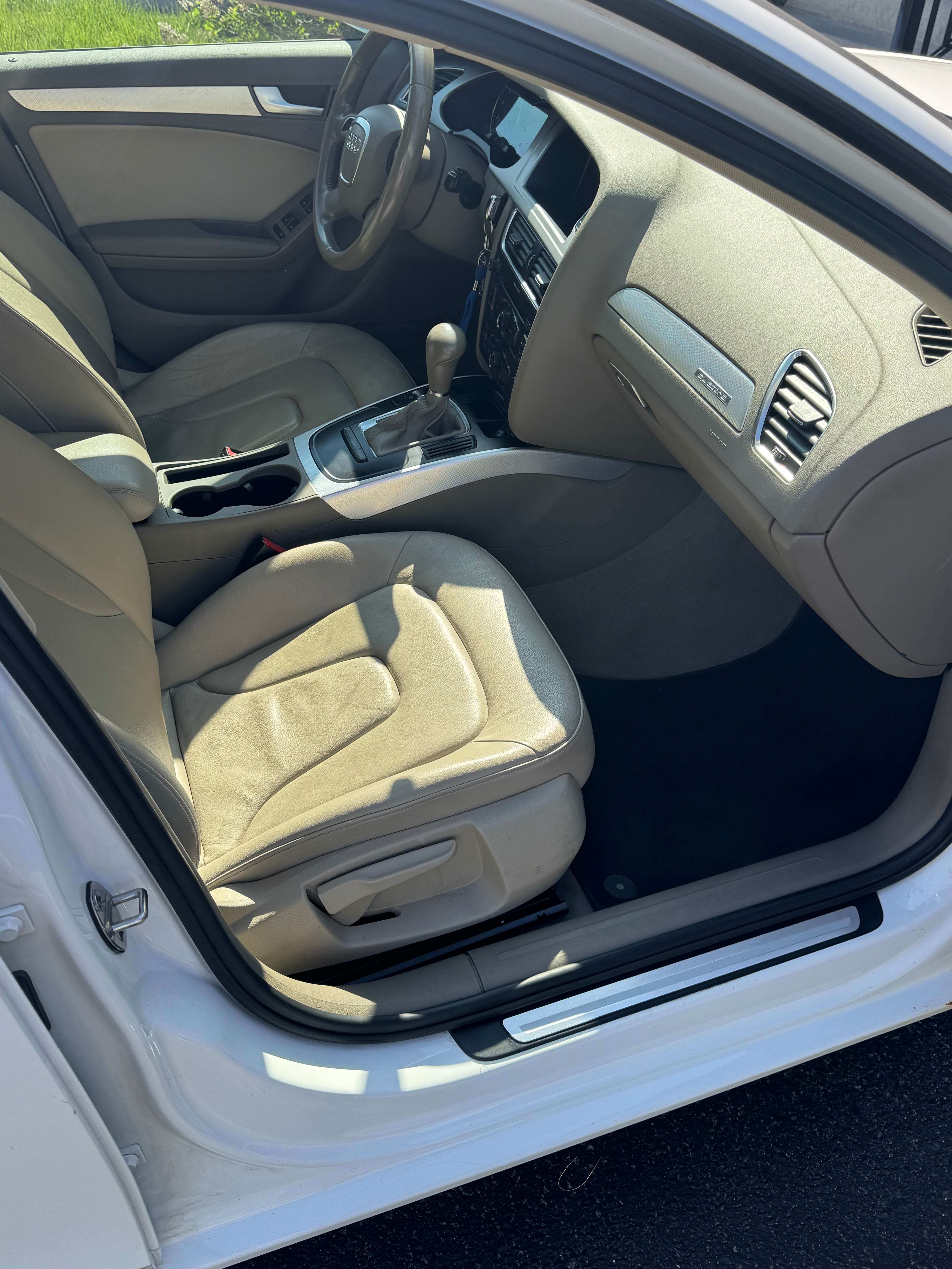 2011 Audi A4 2.0T thumb 6