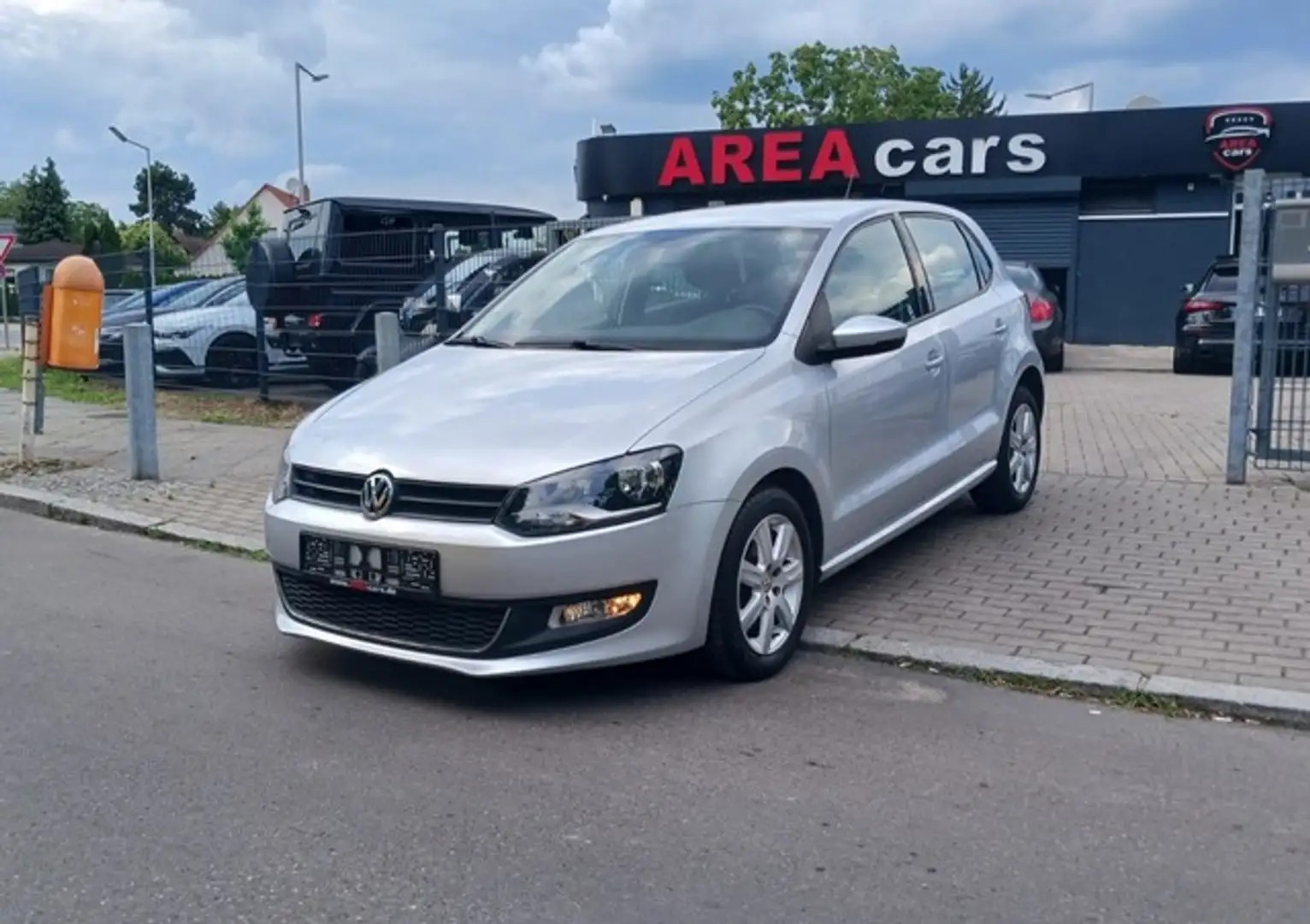 Volkswagen Polo 1.6 TDI DSG Highline*KLIMA*PDC*TEMPO*SHZ Zilver - 1