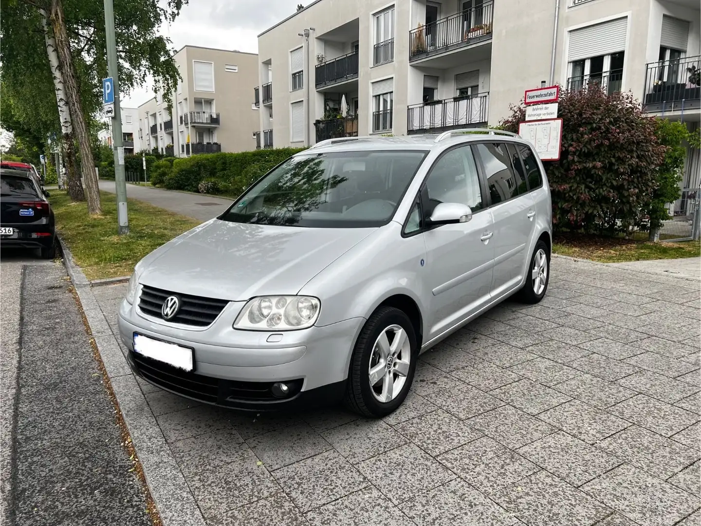 Volkswagen Touran Highline 2.0|150 PS|Top Zustand|HU Neu Silber - 1