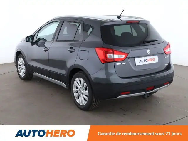 Suzuki SX4 S-Cross view 4