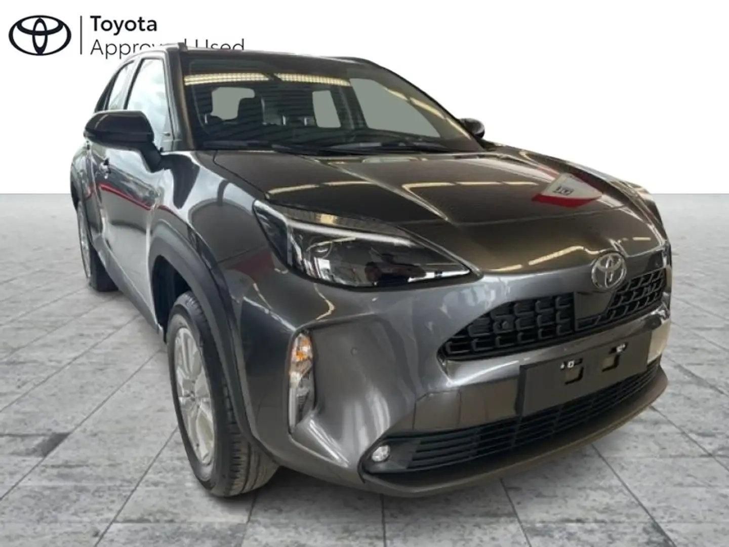 Toyota Yaris Cross Dynamic & Comfort Pack Yaris Cross Dynamic & Comfo Grijs - 1