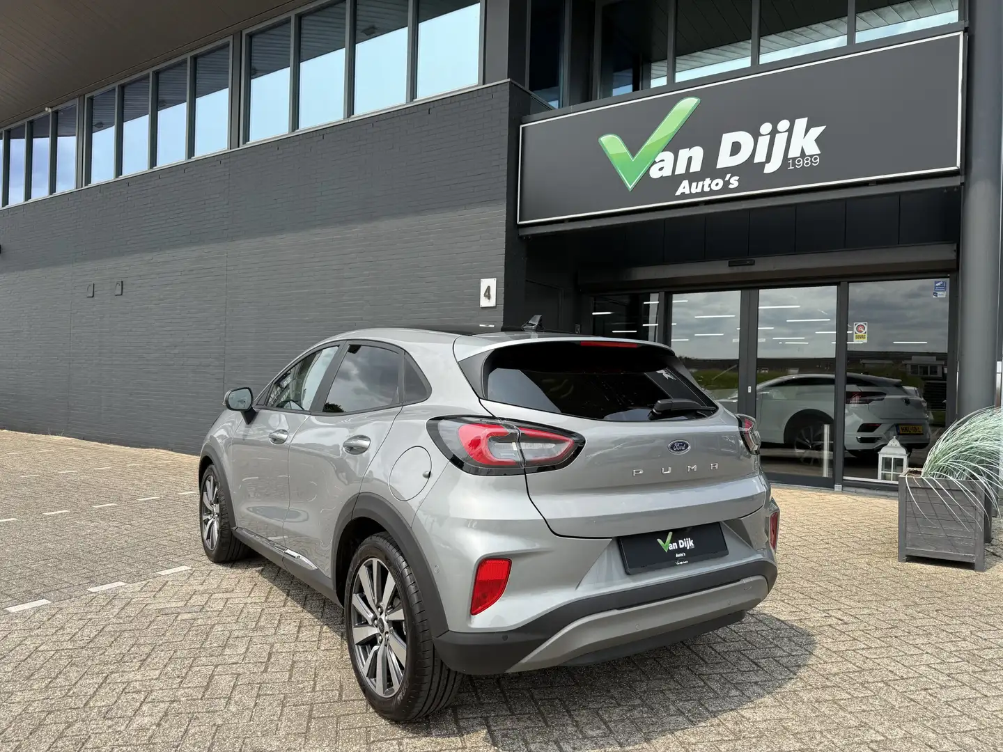 Ford Puma 1.0 Autom.Panodak Navi Camera Trekhaak Grijs - 2