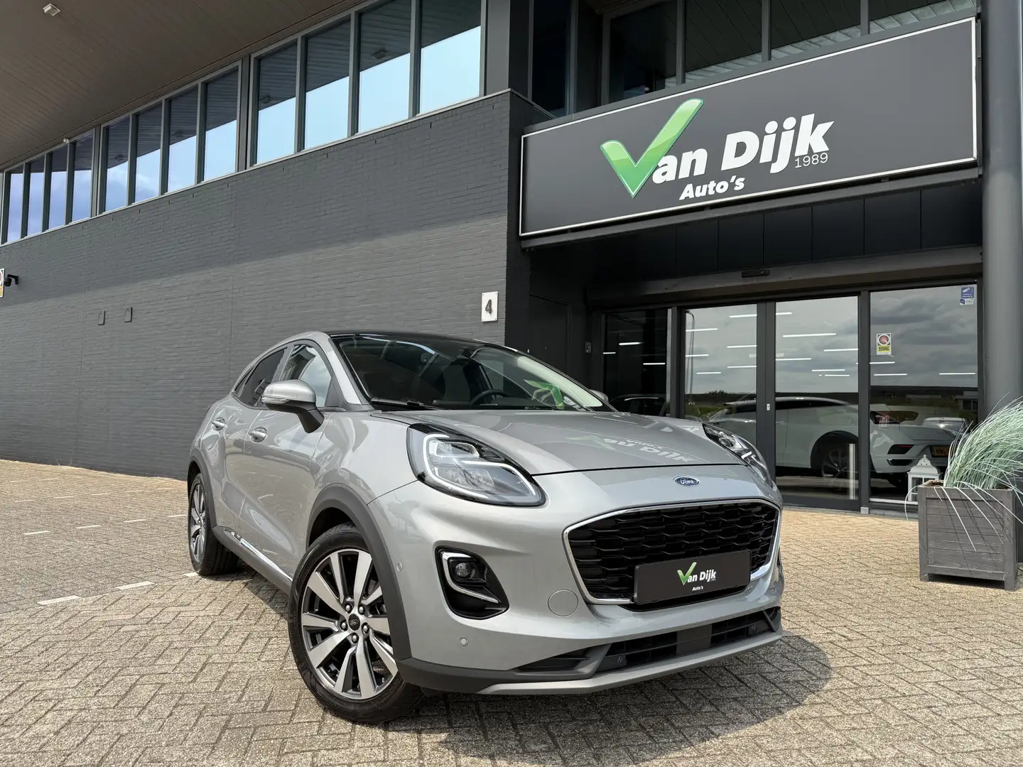 Ford Puma 1.0 Autom.Panodak Navi Camera Trekhaak Grijs - 1