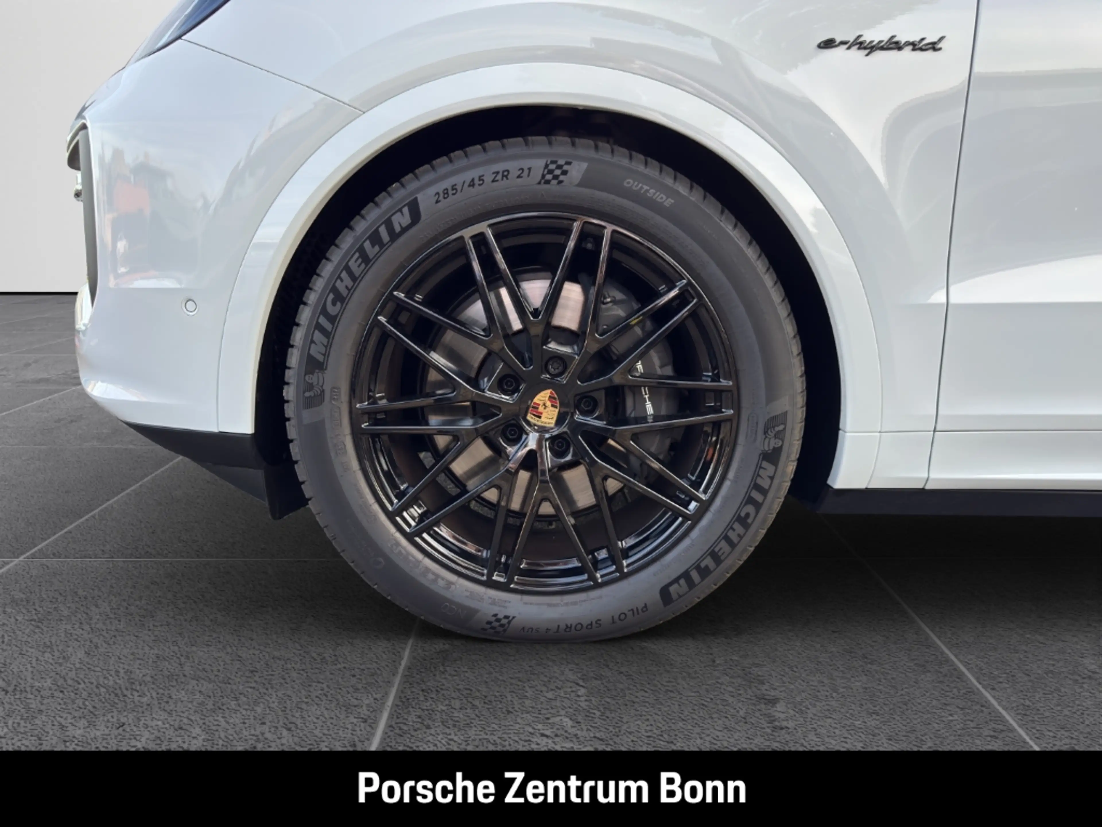 Porsche Cayenne E-Hybrid Black Edition InnoDrive Head-Up — photo 22