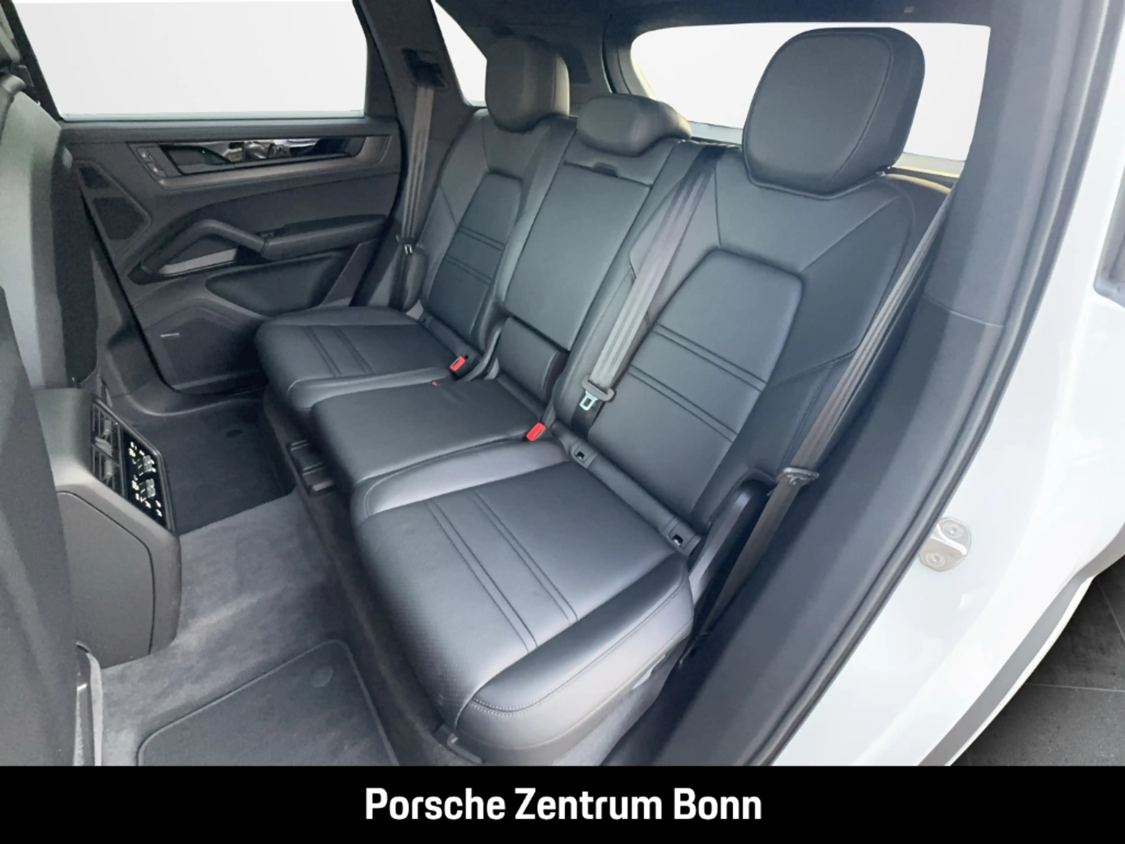 Porsche Cayenne E-Hybrid Black Edition InnoDrive Head-Up — photo 13