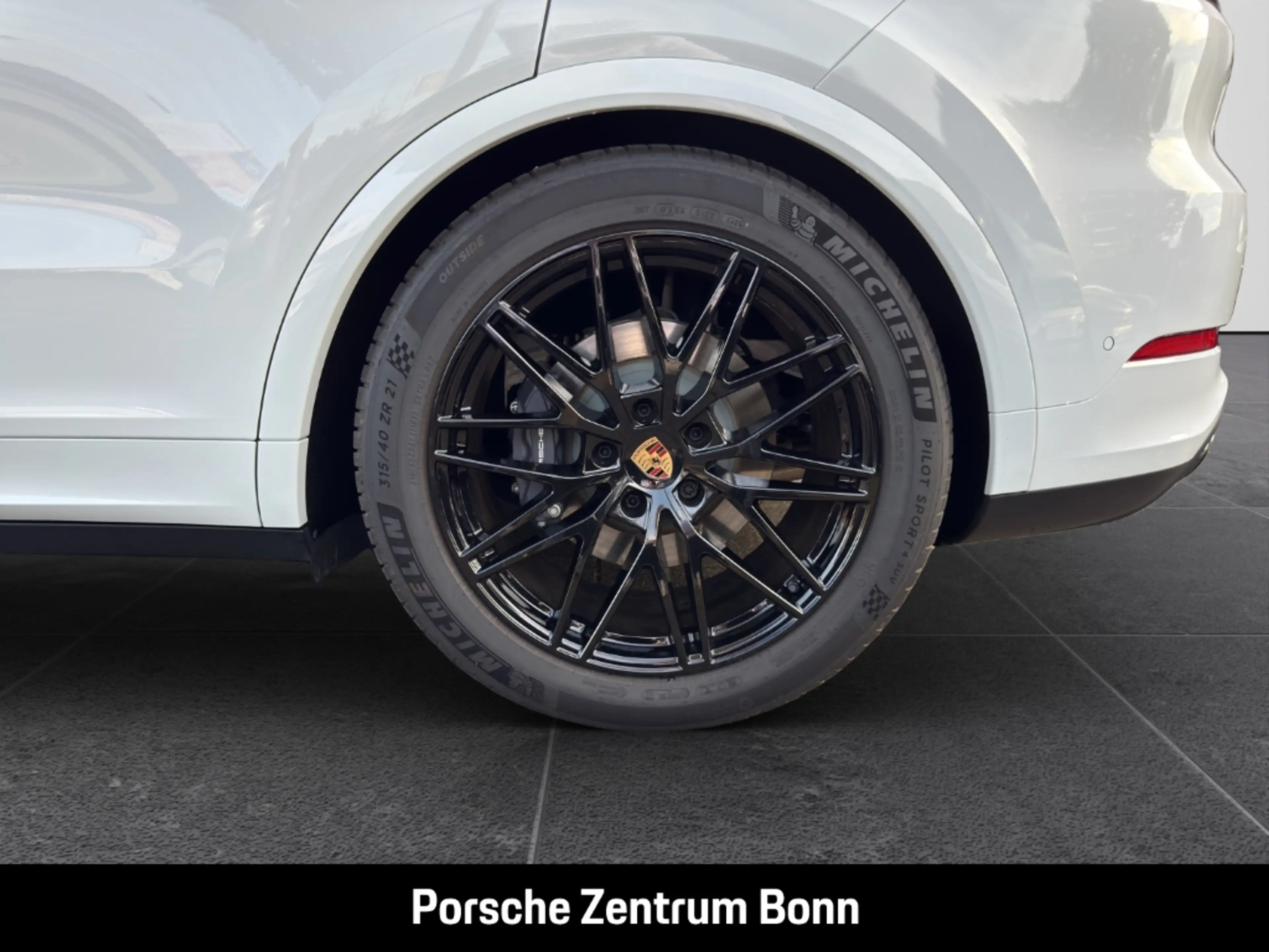 Porsche Cayenne E-Hybrid Black Edition InnoDrive Head-Up — photo 25