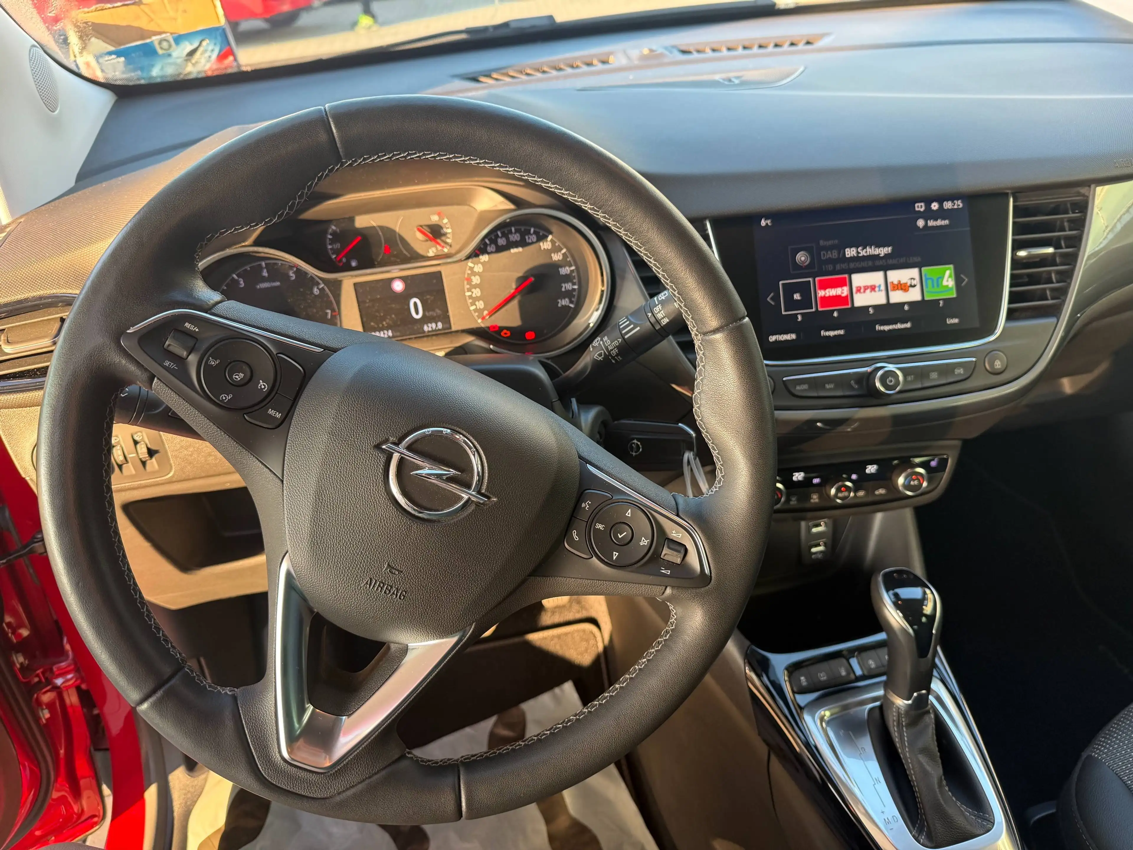 Opel Crossland X Elegance Paket — photo 13