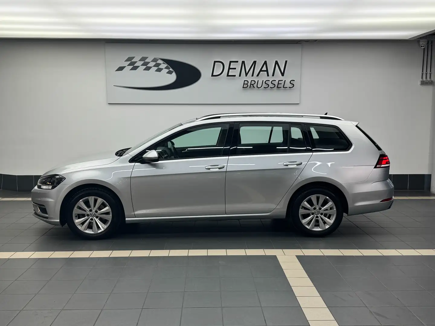 Volkswagen Golf Variant VII-1.0 Tsi -Trendline -Toit panoramique-Caméra Zilver - 2