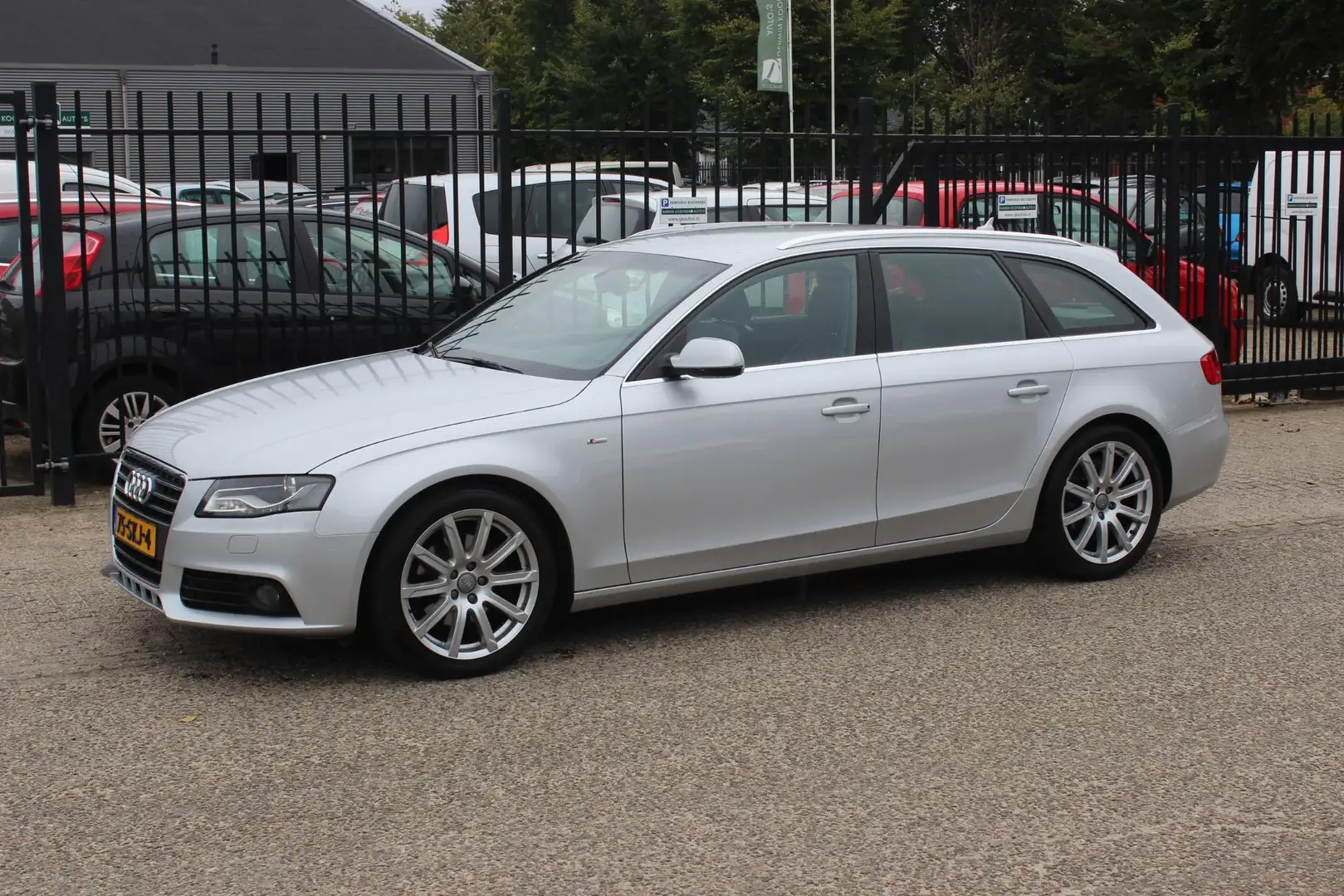 Audi A4 Avant 2.0 TFSI Pro Line S, Leer, Navigatie! Grijs - 1