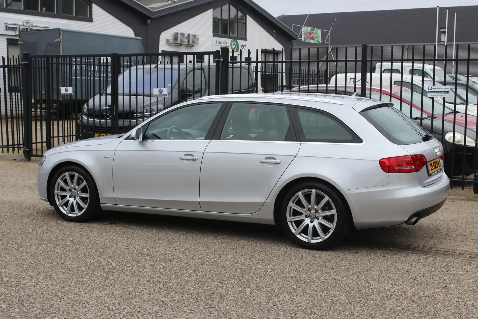 Audi A4 Avant 2.0 TFSI Pro Line S, Leer, Navigatie! Grijs - 2